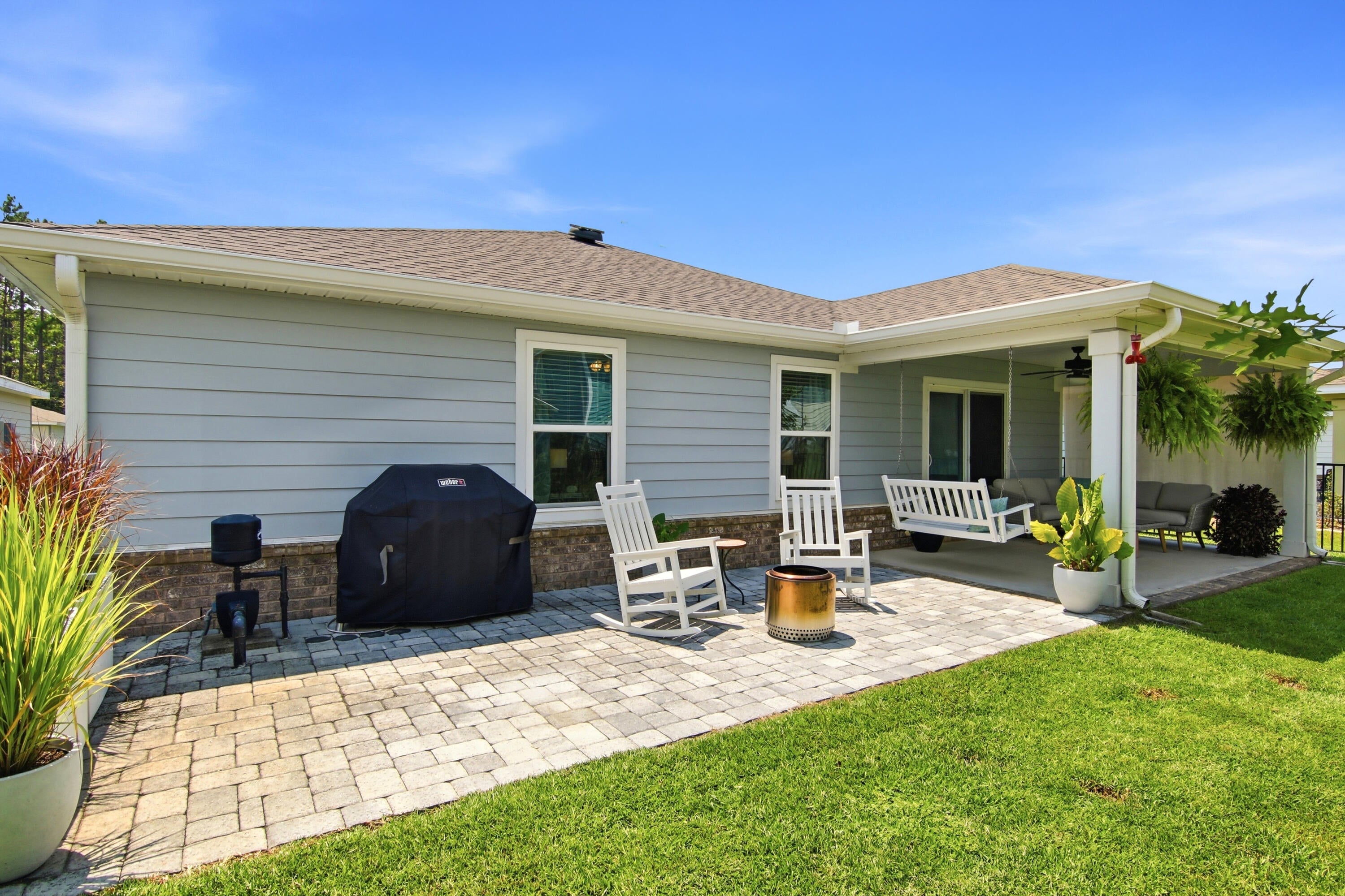 RIVERWALK - Residential