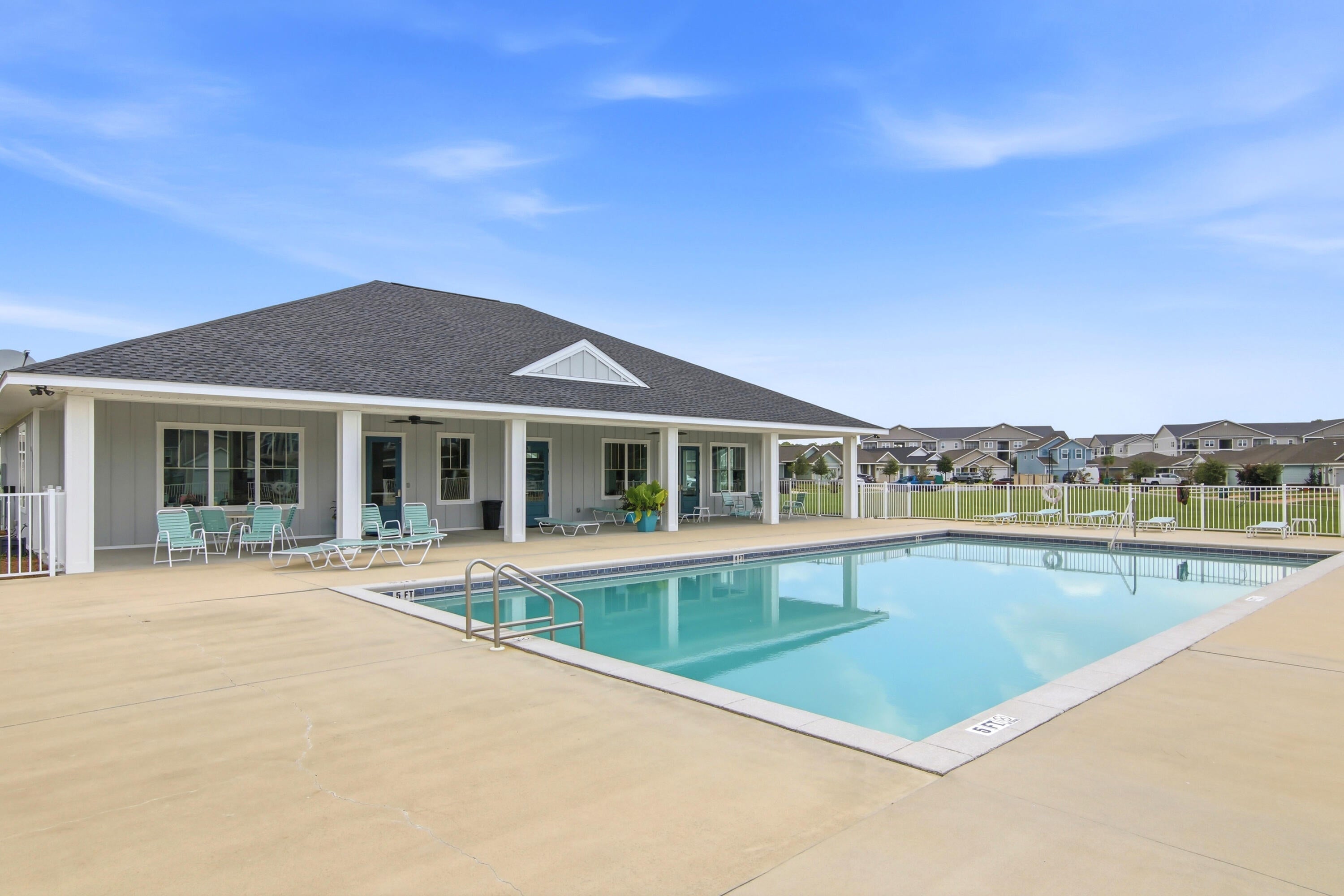 RIVERWALK - Residential