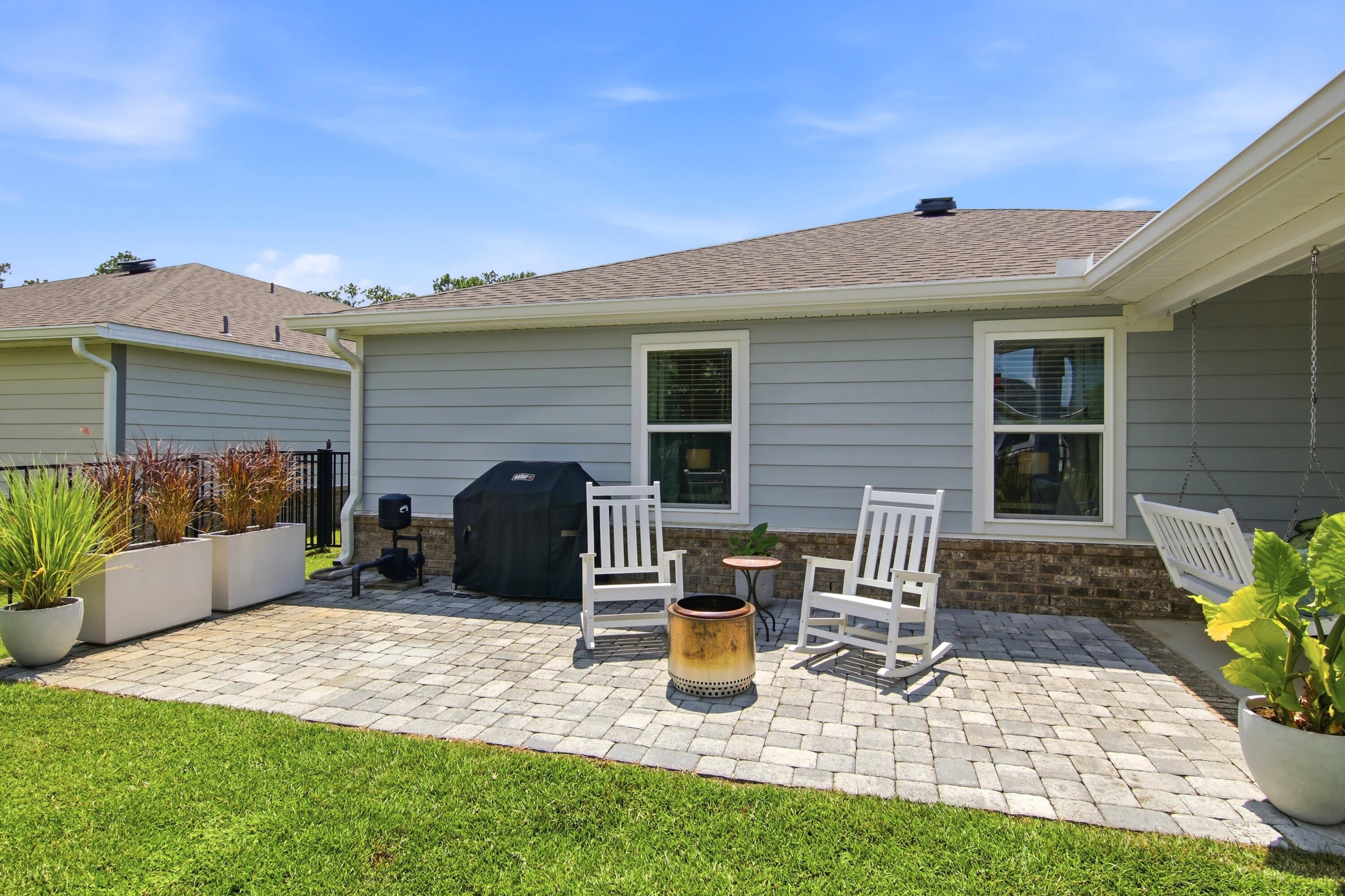 RIVERWALK - Residential