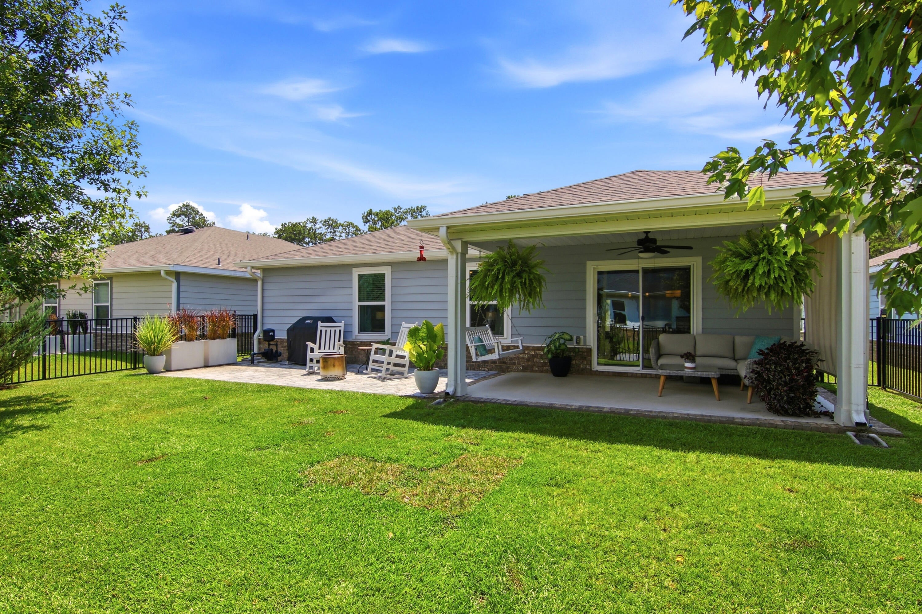 RIVERWALK - Residential