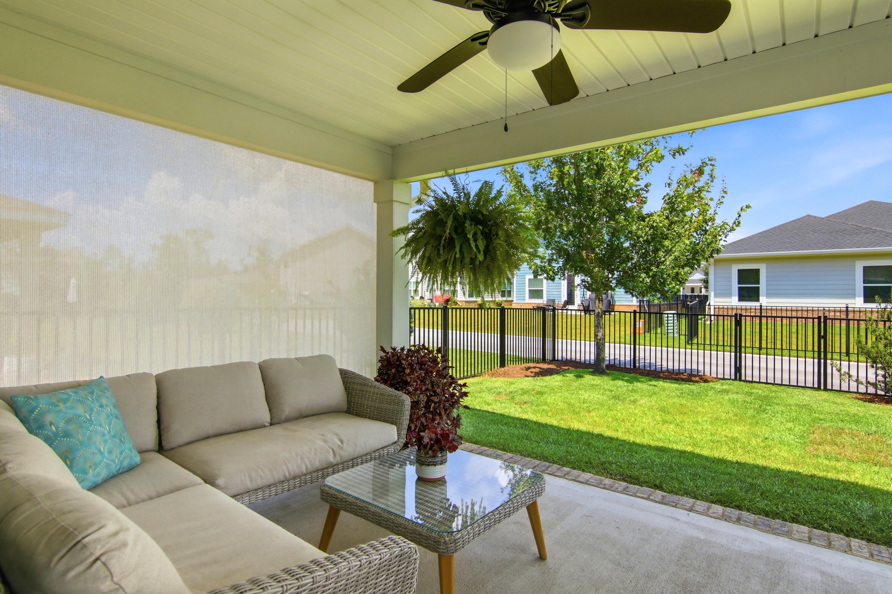 RIVERWALK - Residential