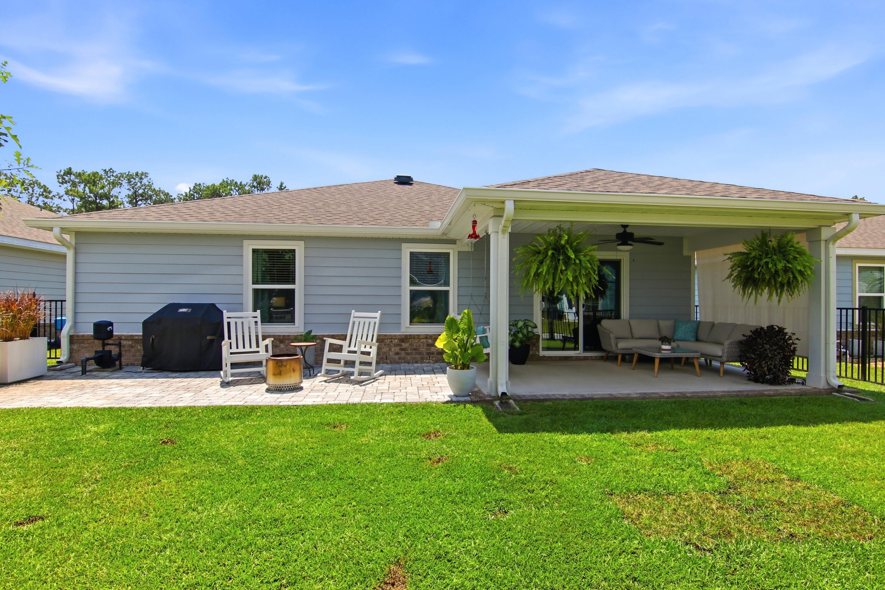 RIVERWALK - Residential