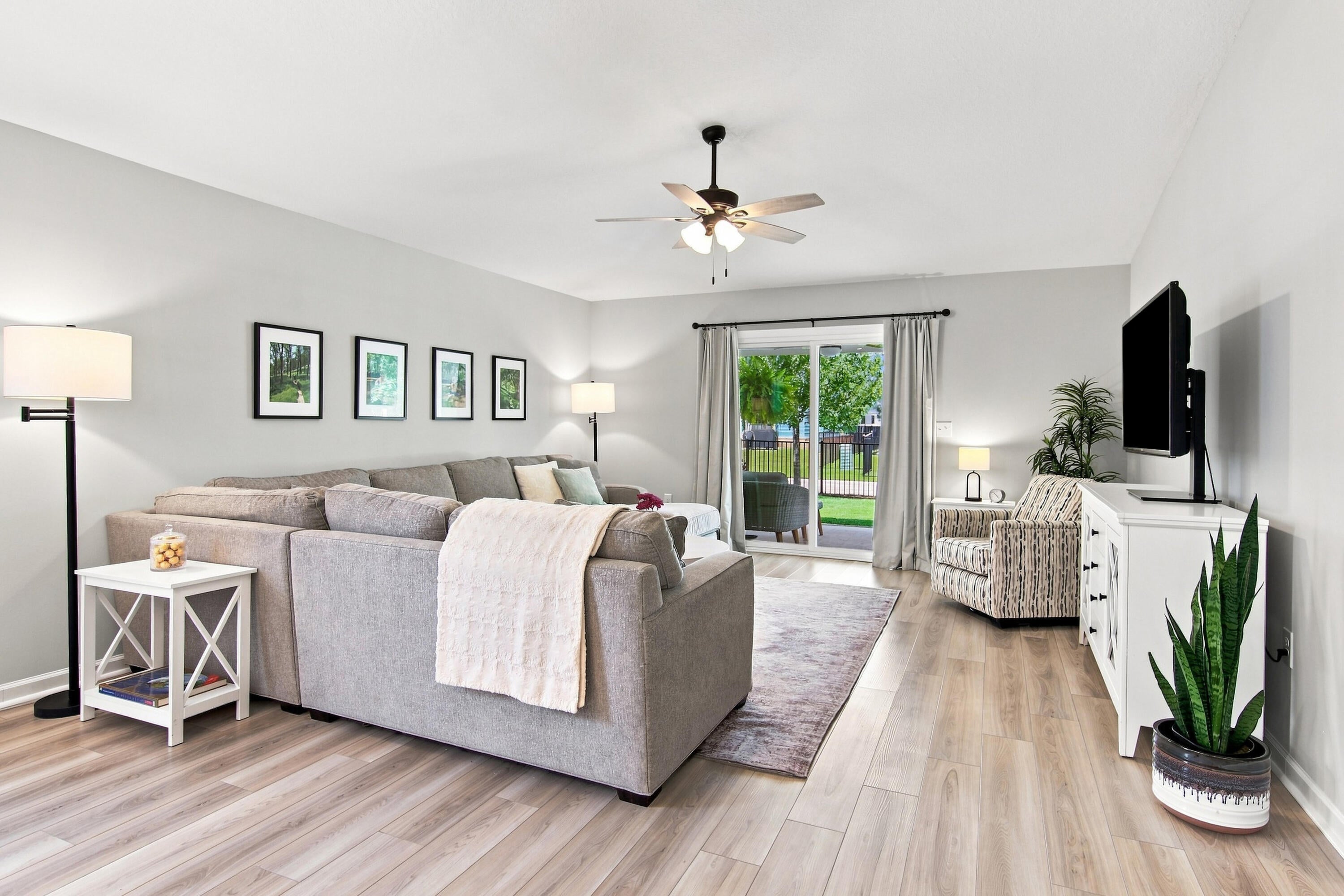 RIVERWALK - Residential