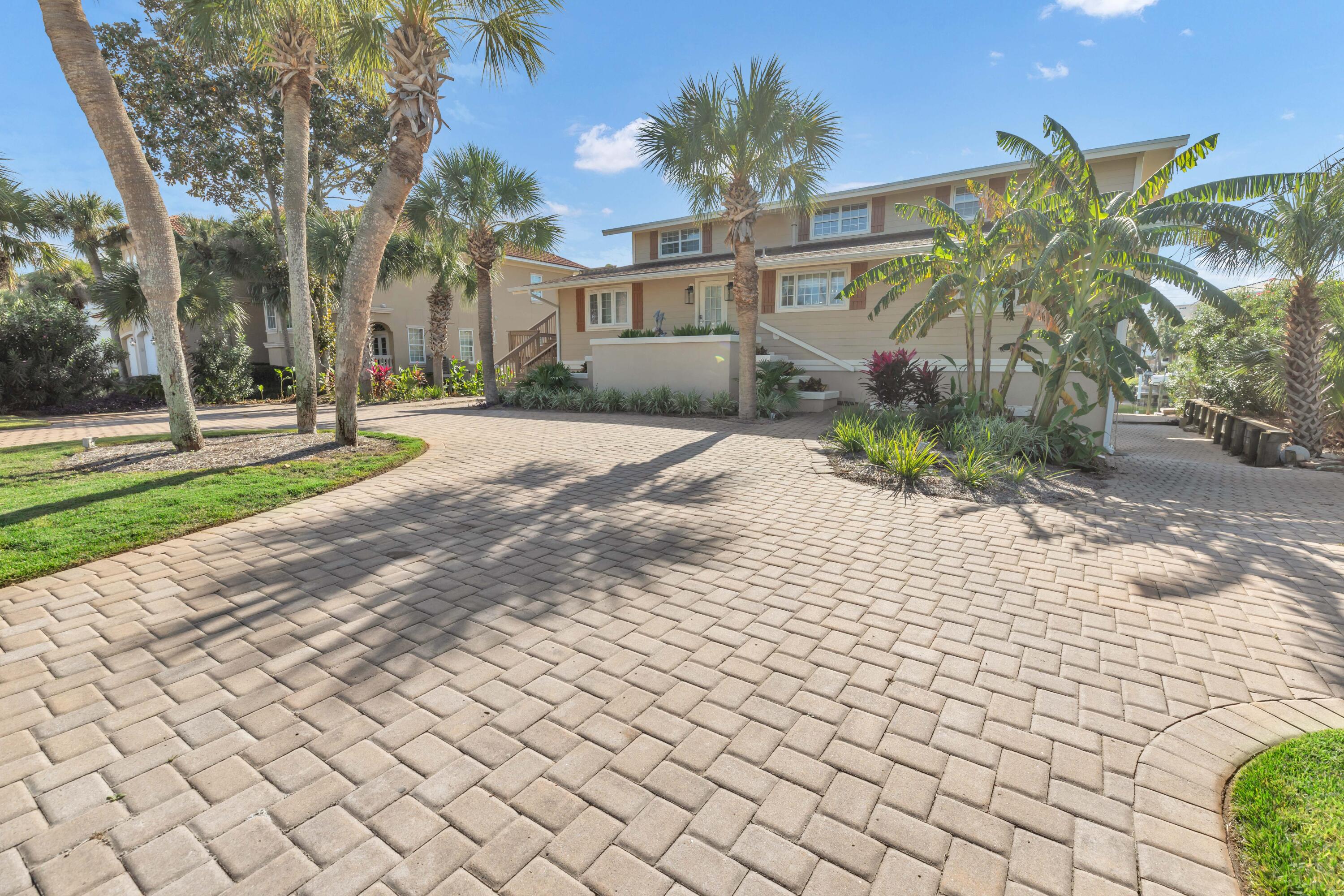 HOLIDAY ISLE - Residential