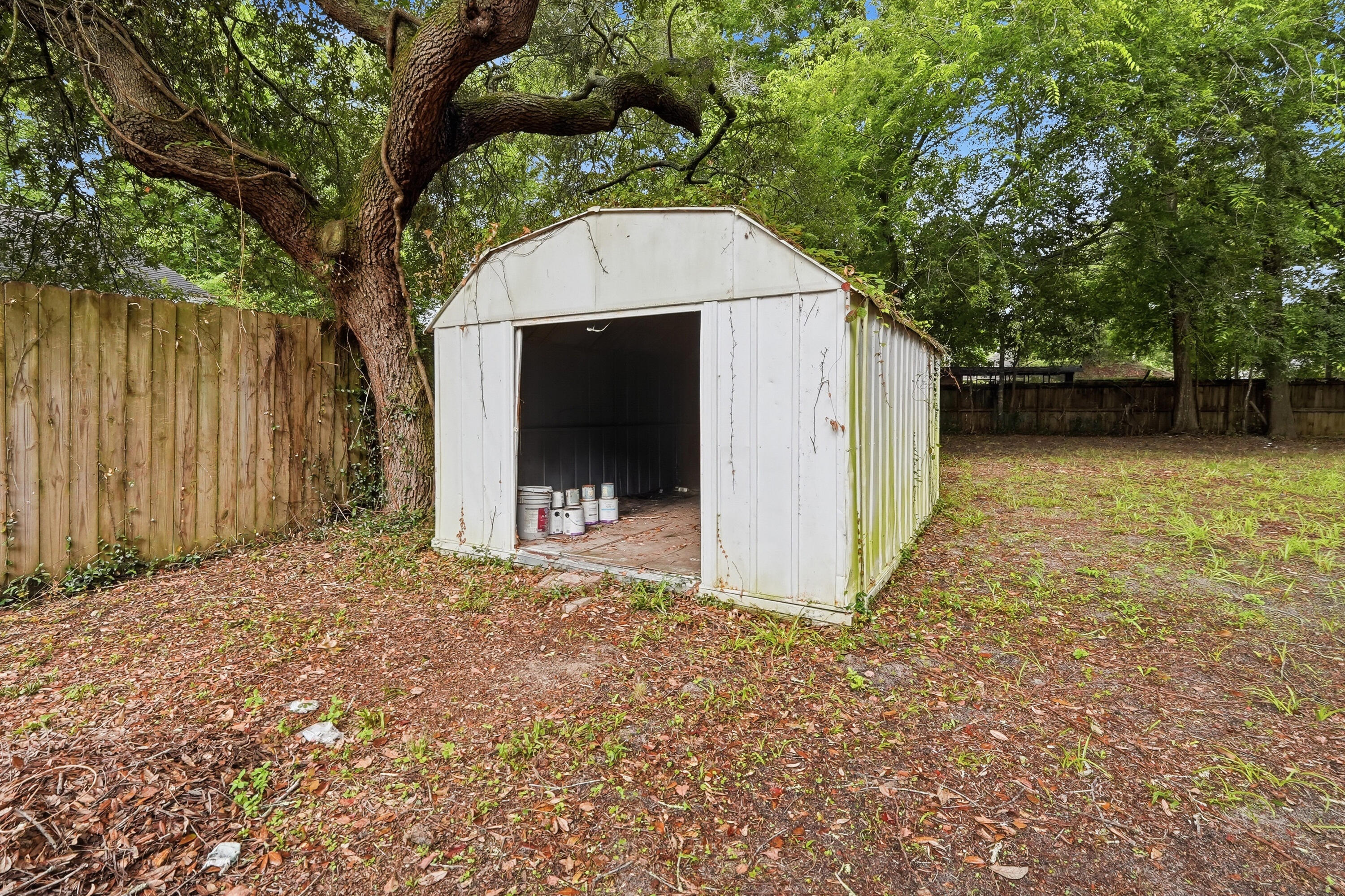 ROSEMONT - Residential Lease