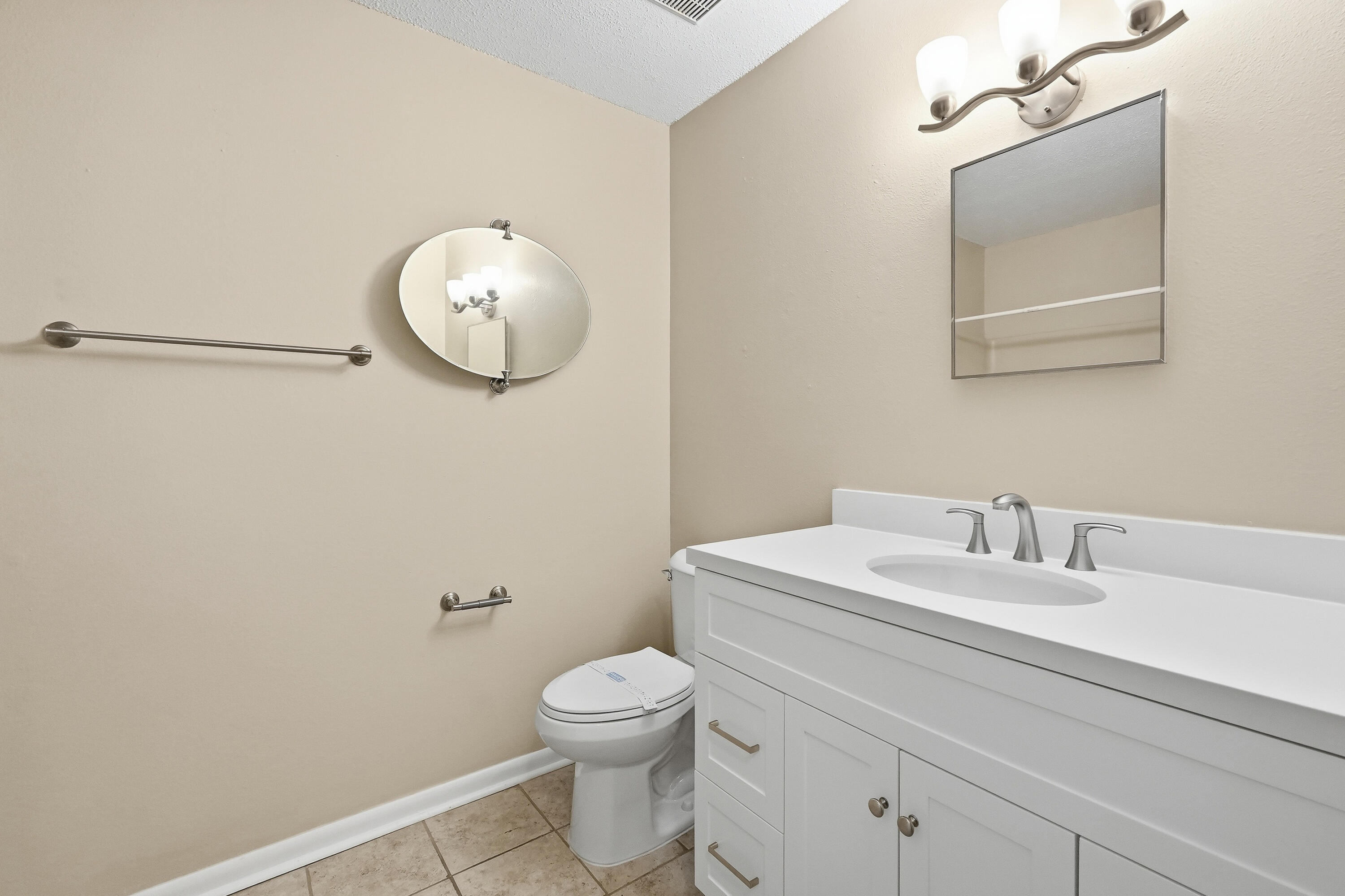 ROSEMONT - Residential Lease