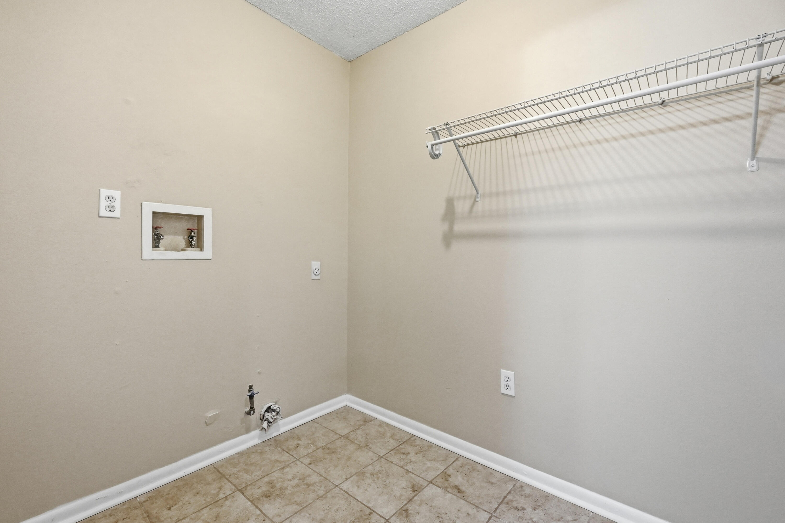ROSEMONT - Residential Lease