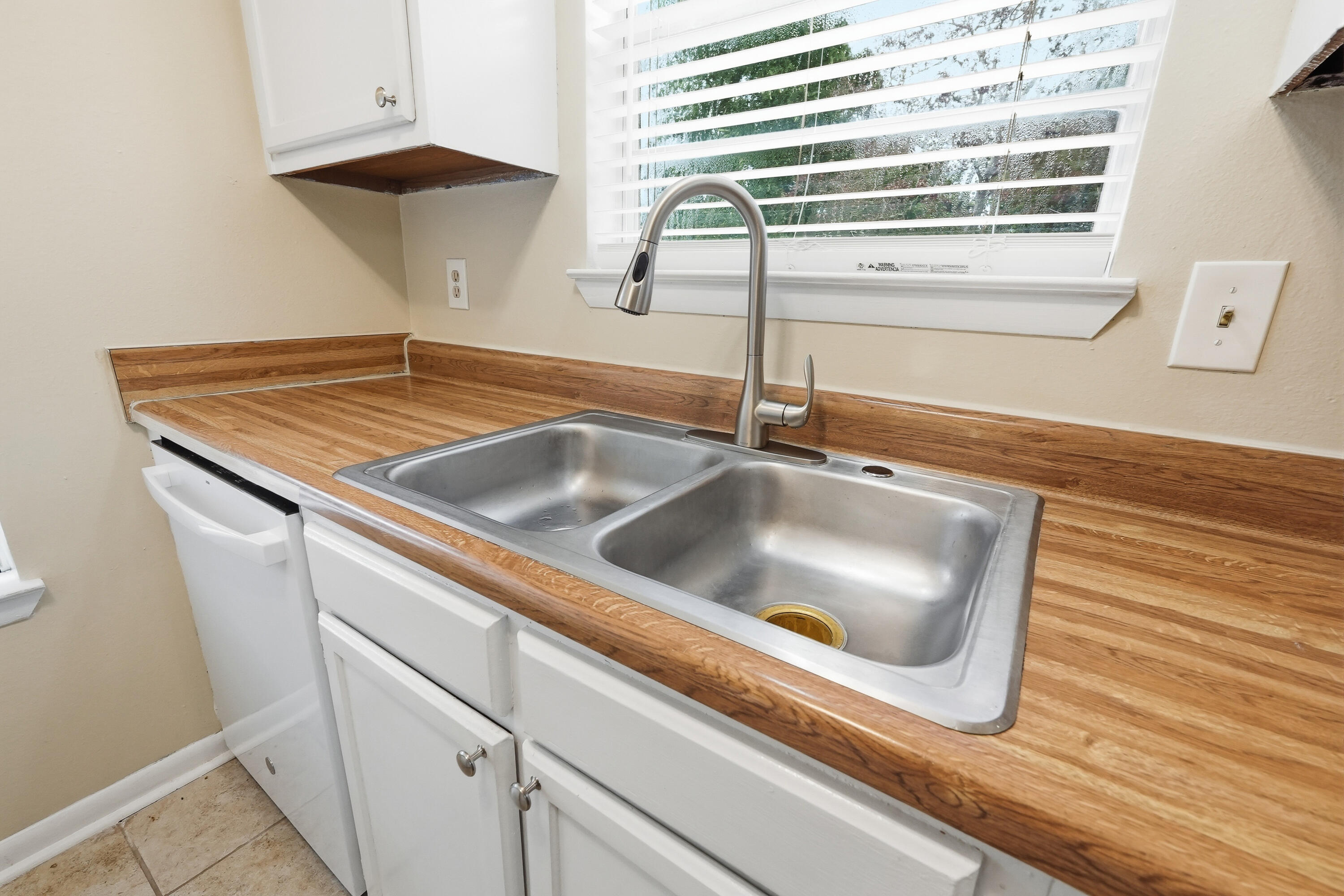 ROSEMONT - Residential Lease