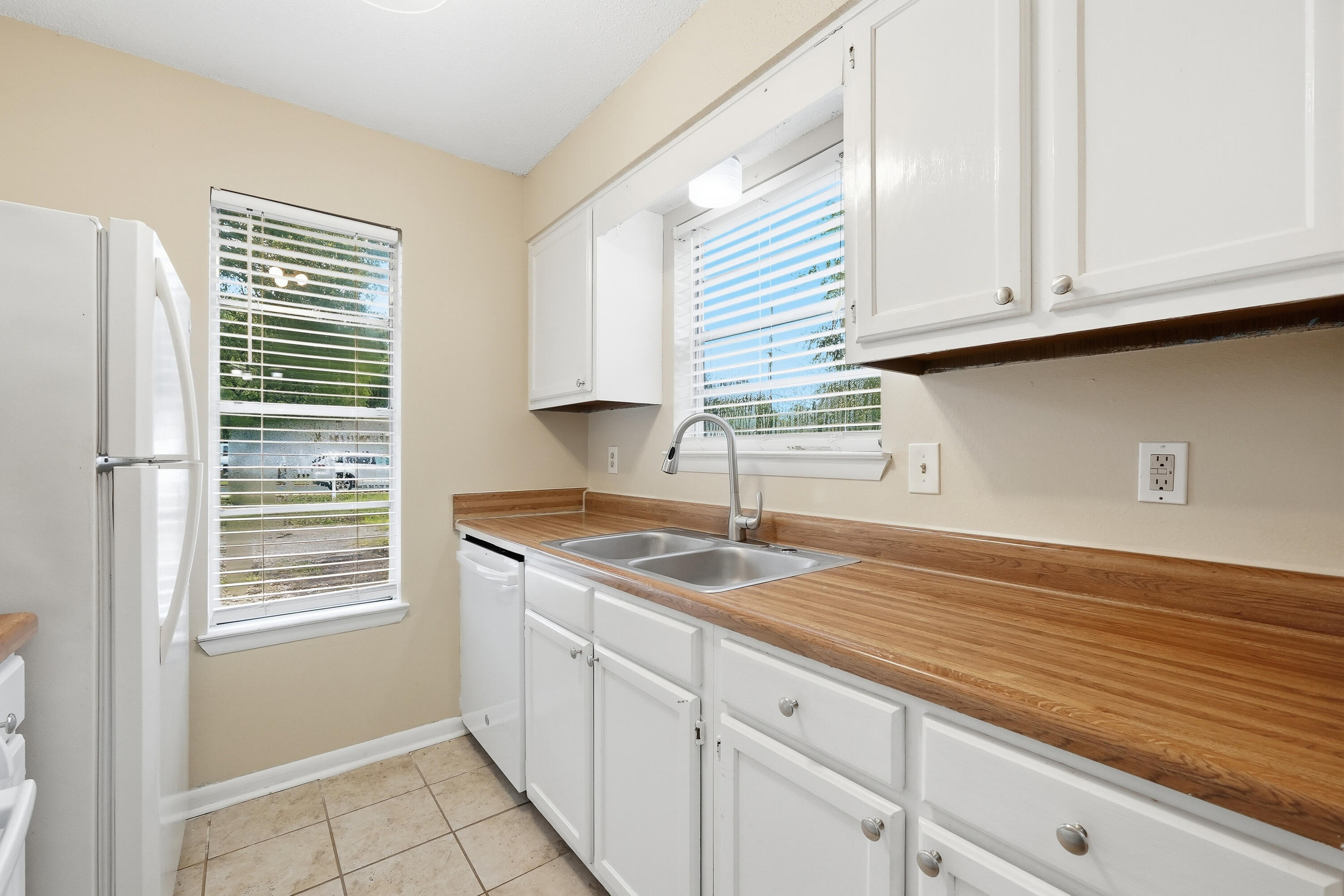 ROSEMONT - Residential Lease