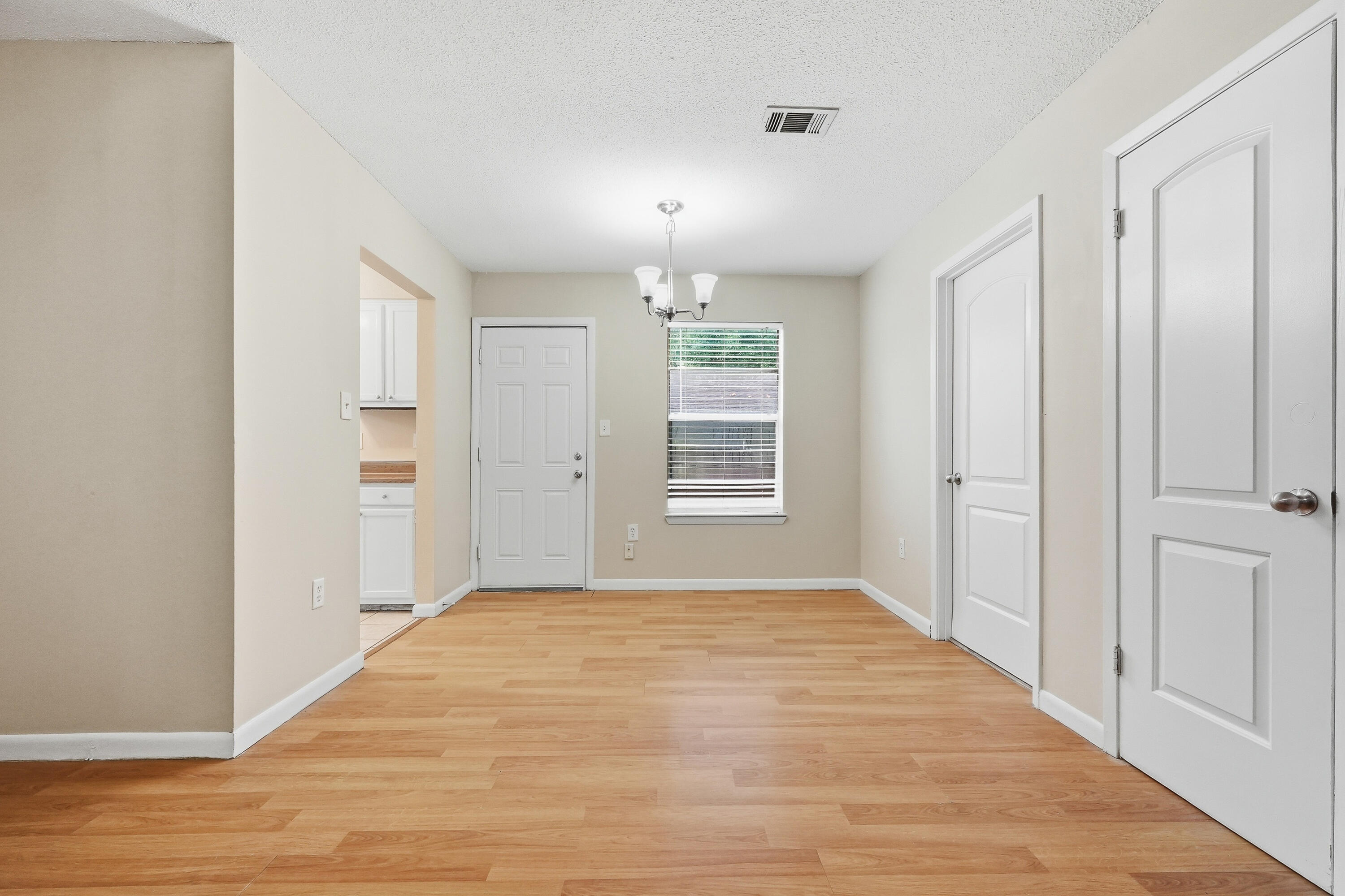 ROSEMONT - Residential Lease