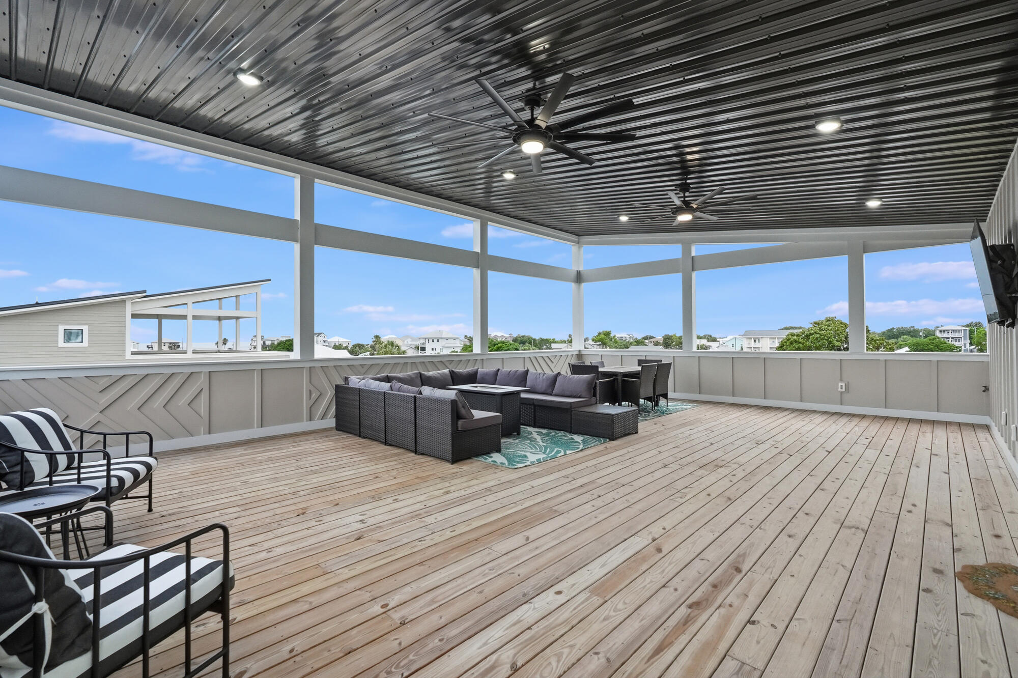 LAGUNA BEACH - Residential