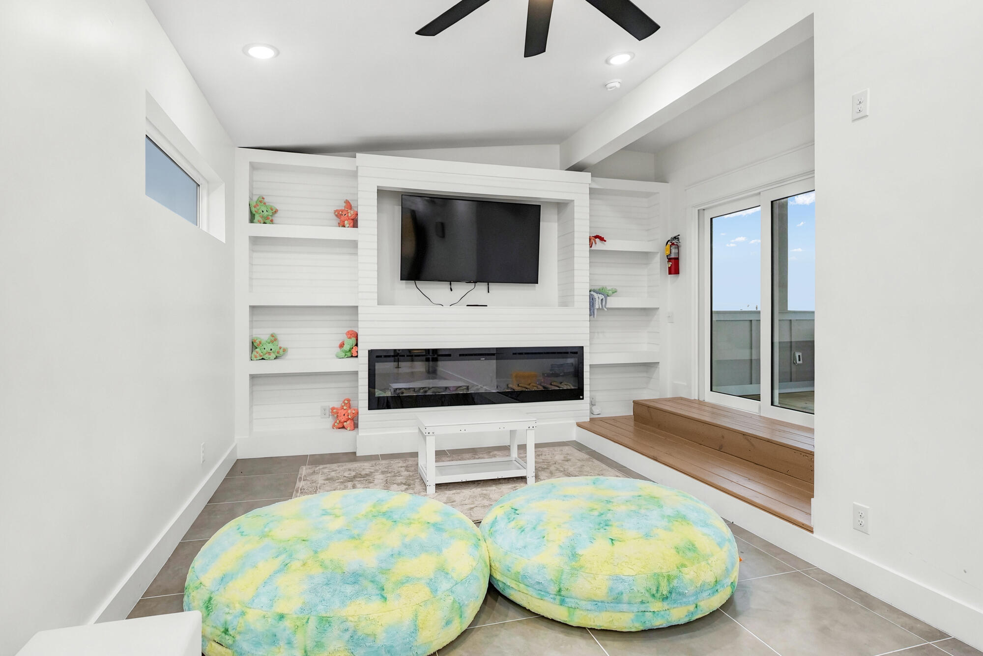 LAGUNA BEACH - Residential