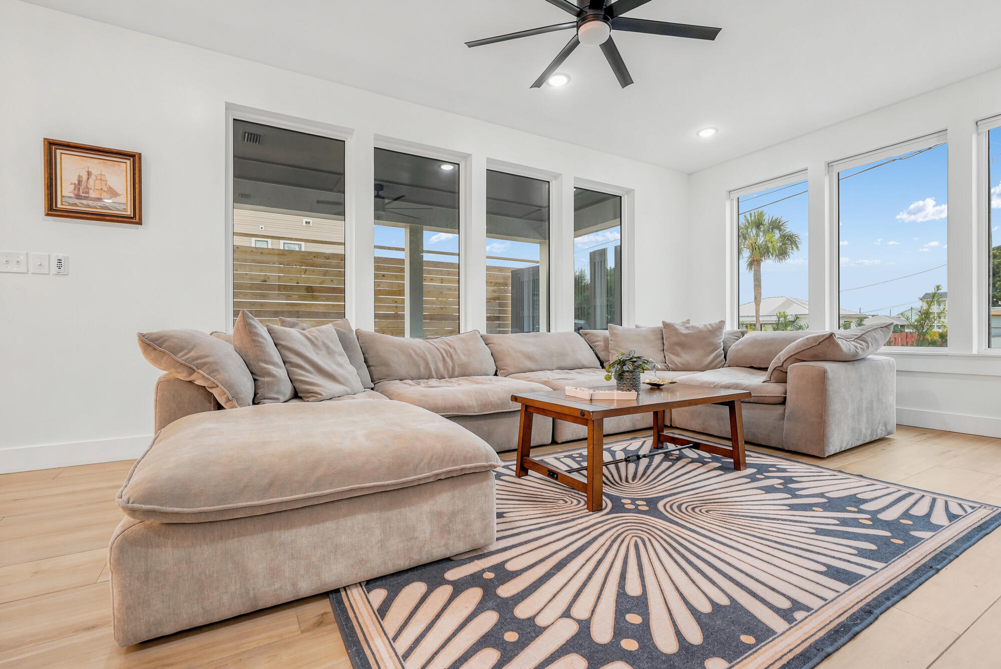 LAGUNA BEACH - Residential