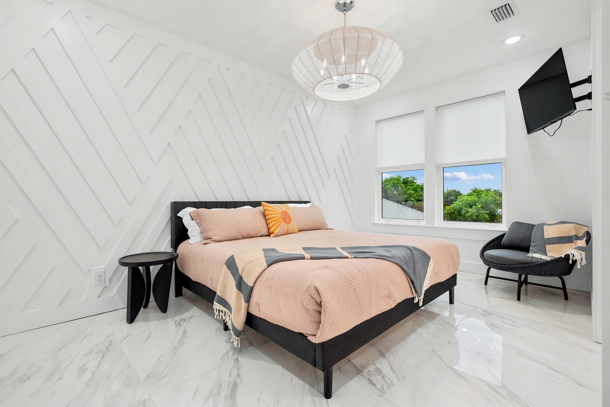 LAGUNA BEACH - Residential