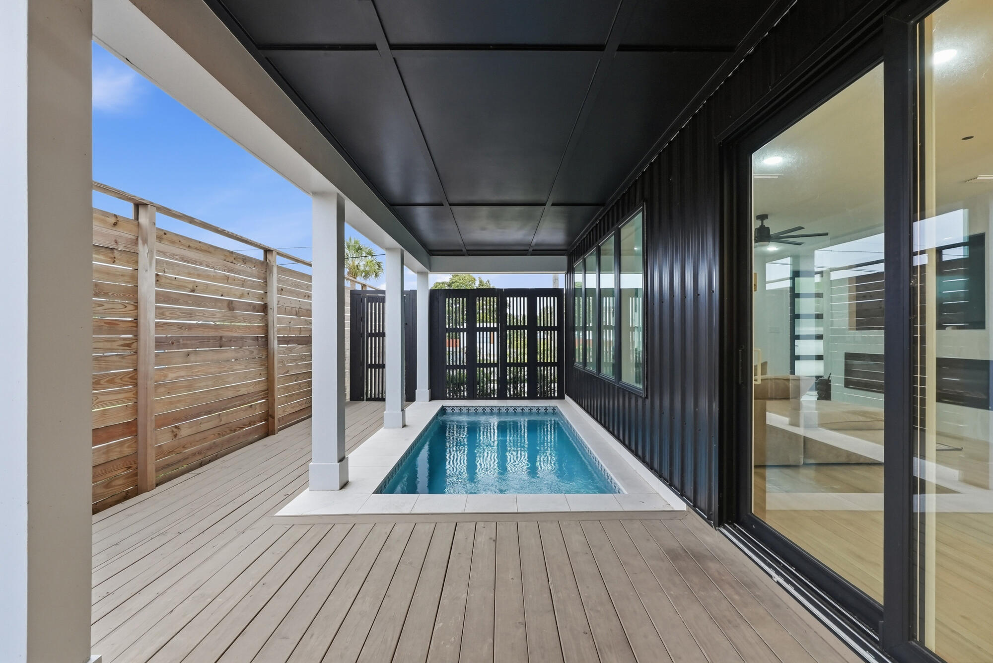 LAGUNA BEACH - Residential