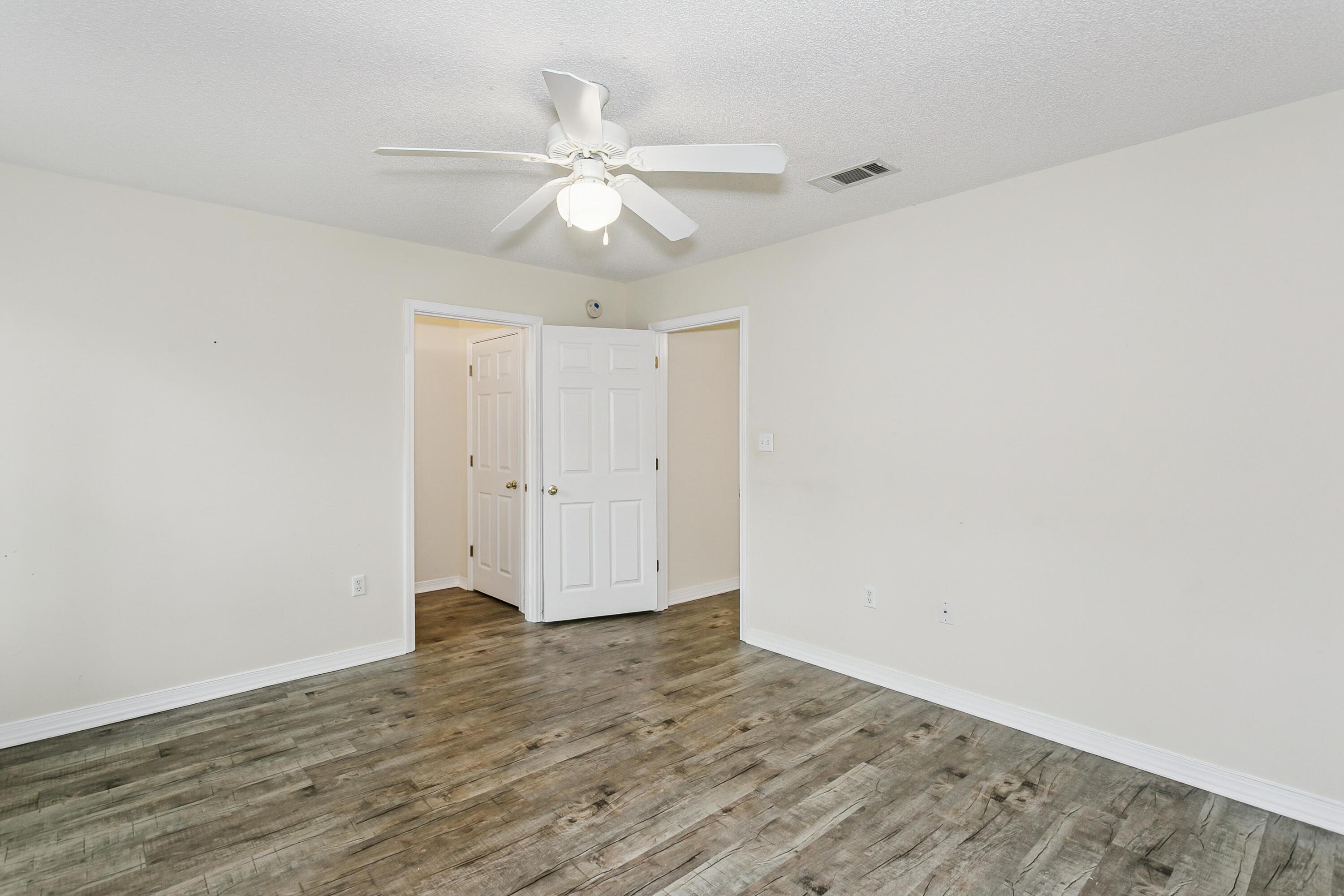 CREEKSIDE - Residential