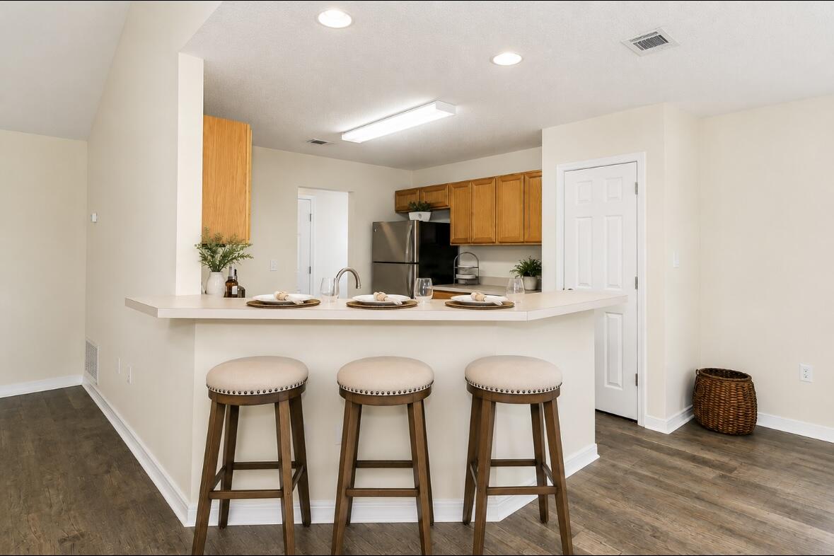 CREEKSIDE - Residential