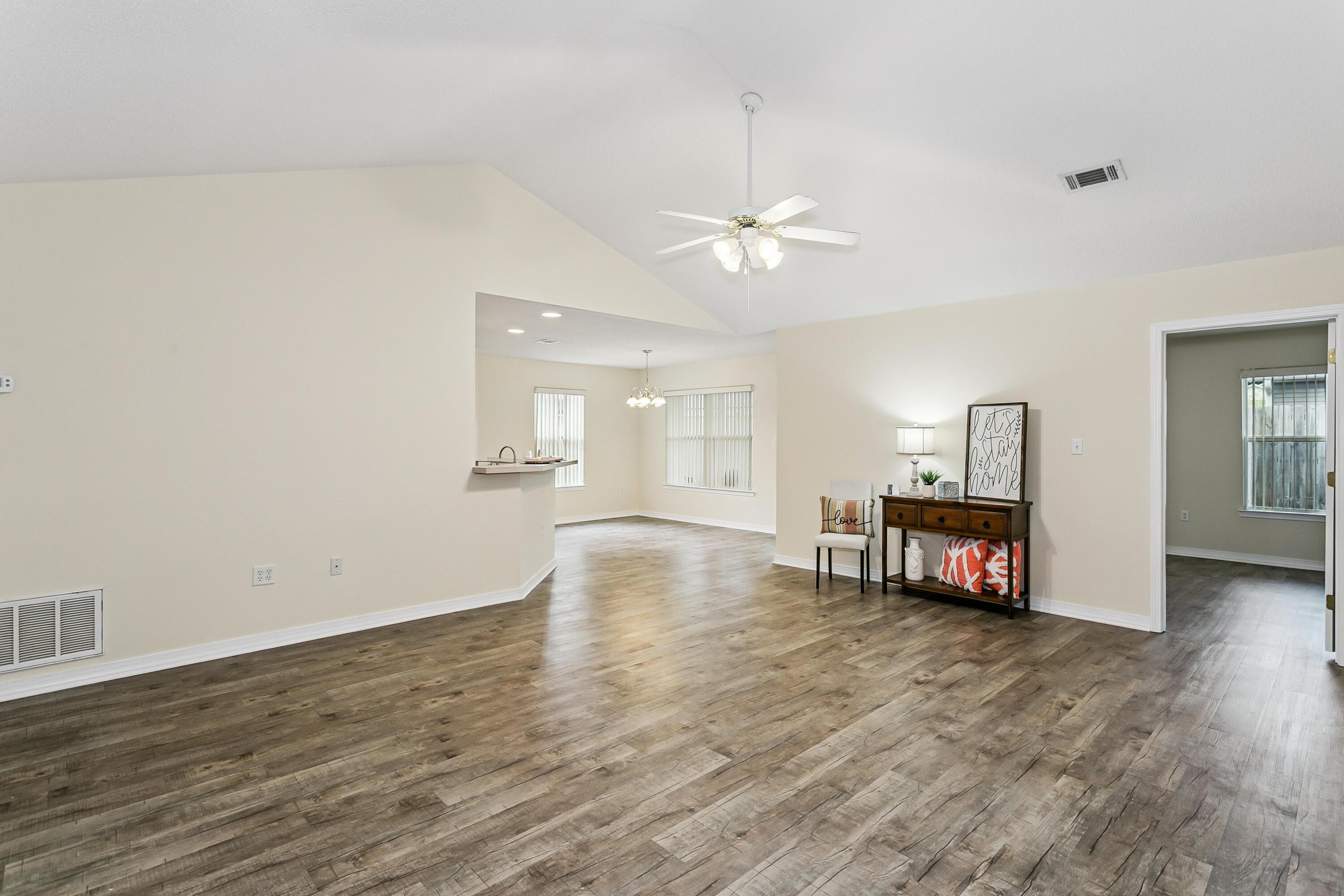 CREEKSIDE - Residential