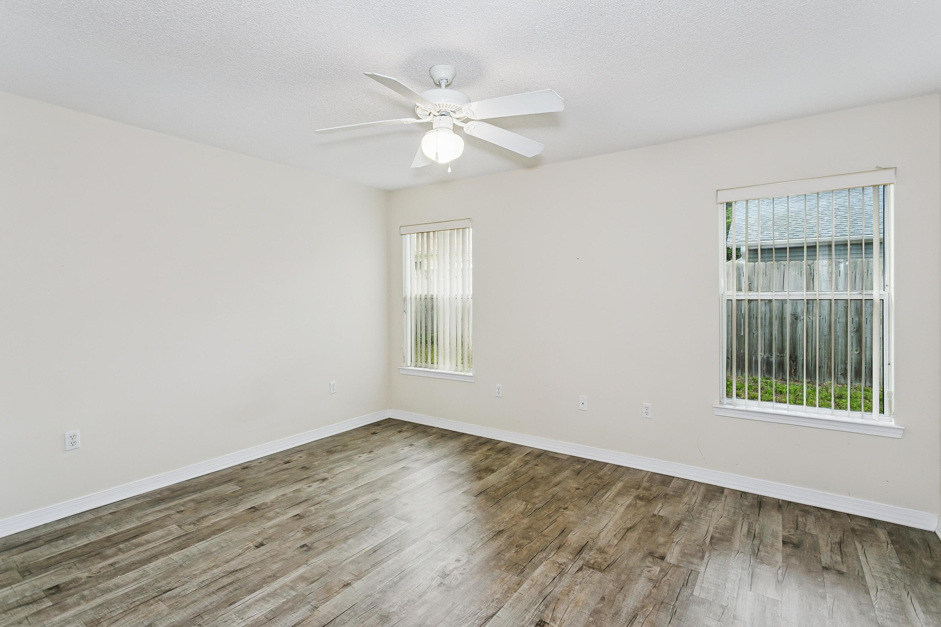 CREEKSIDE - Residential