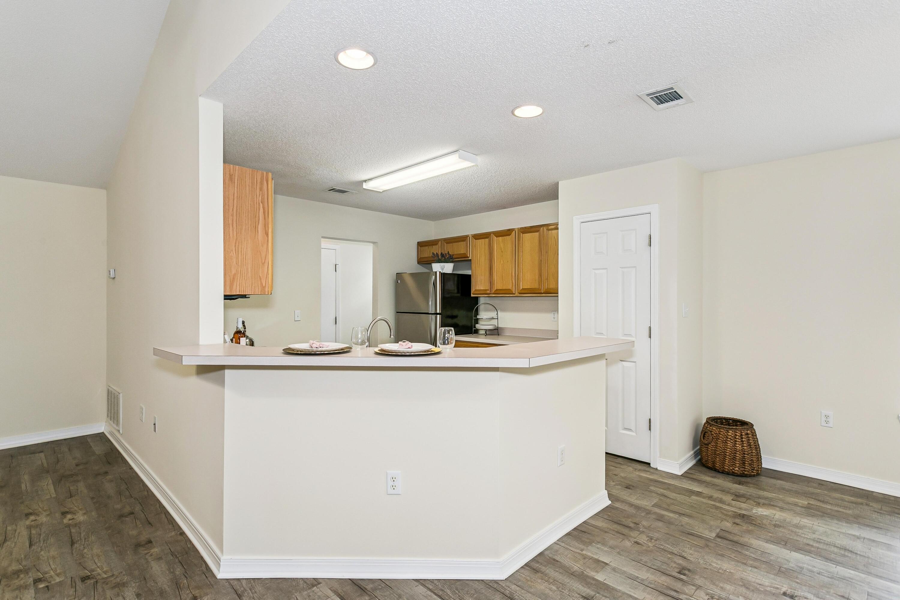CREEKSIDE - Residential