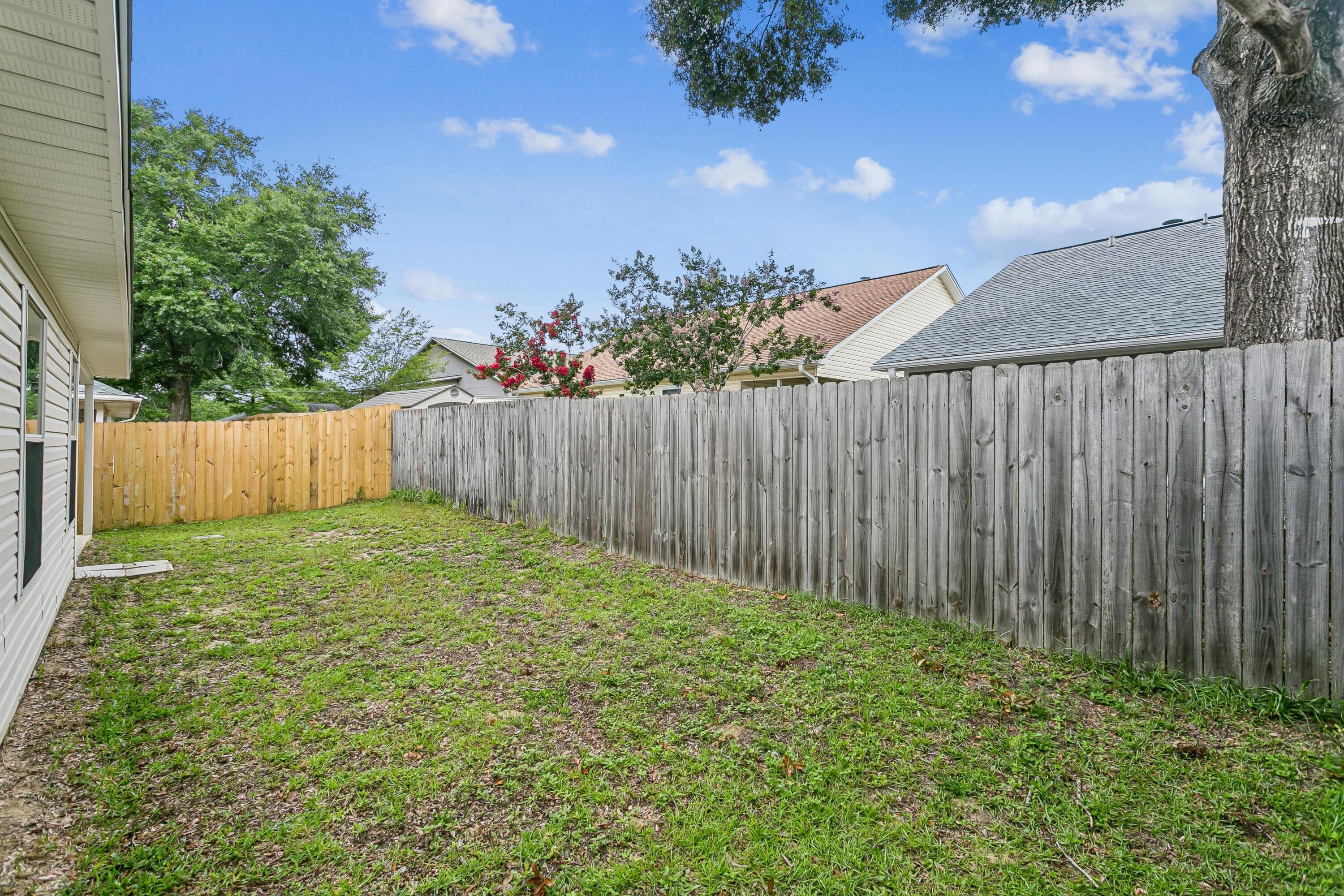 CREEKSIDE - Residential