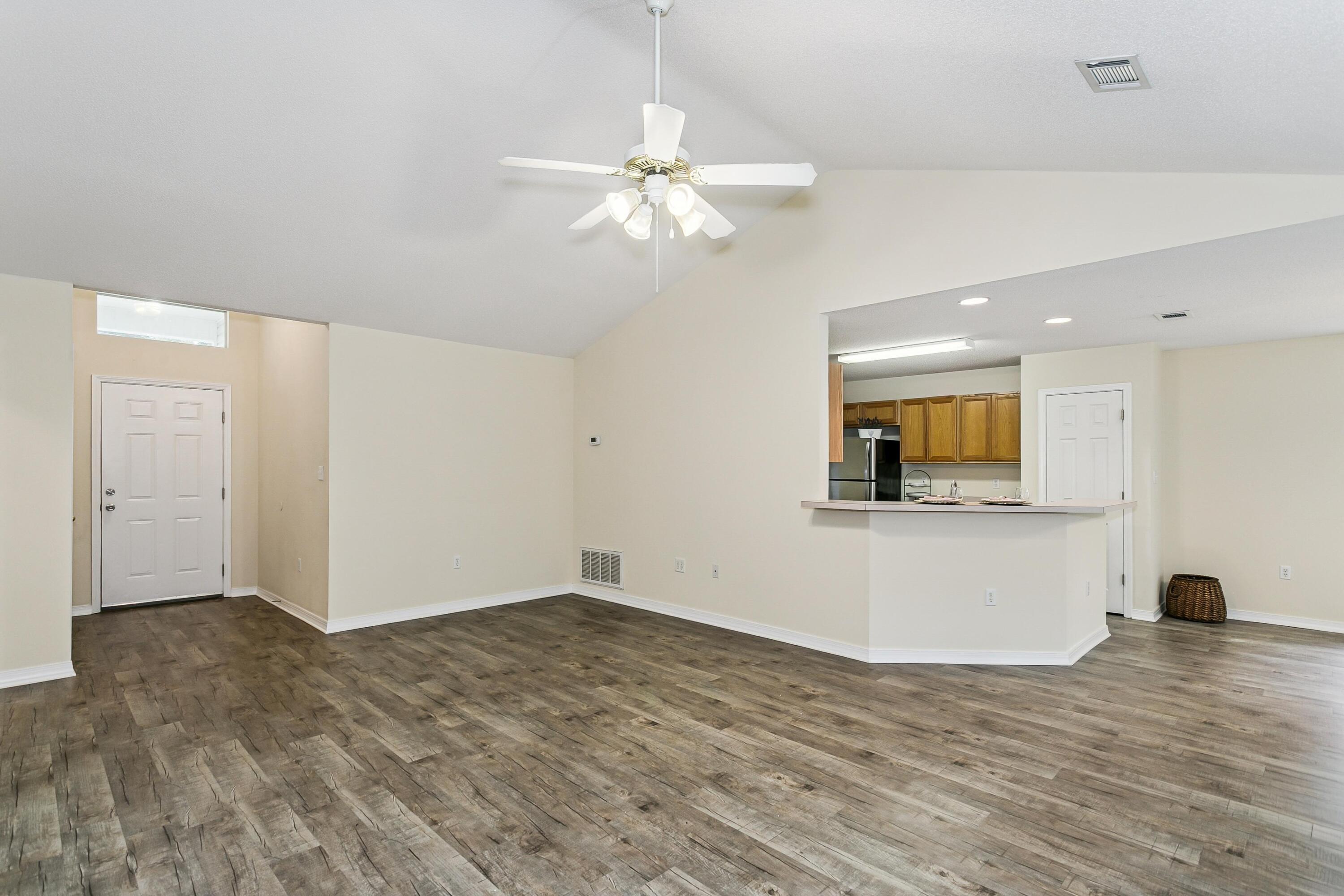 CREEKSIDE - Residential