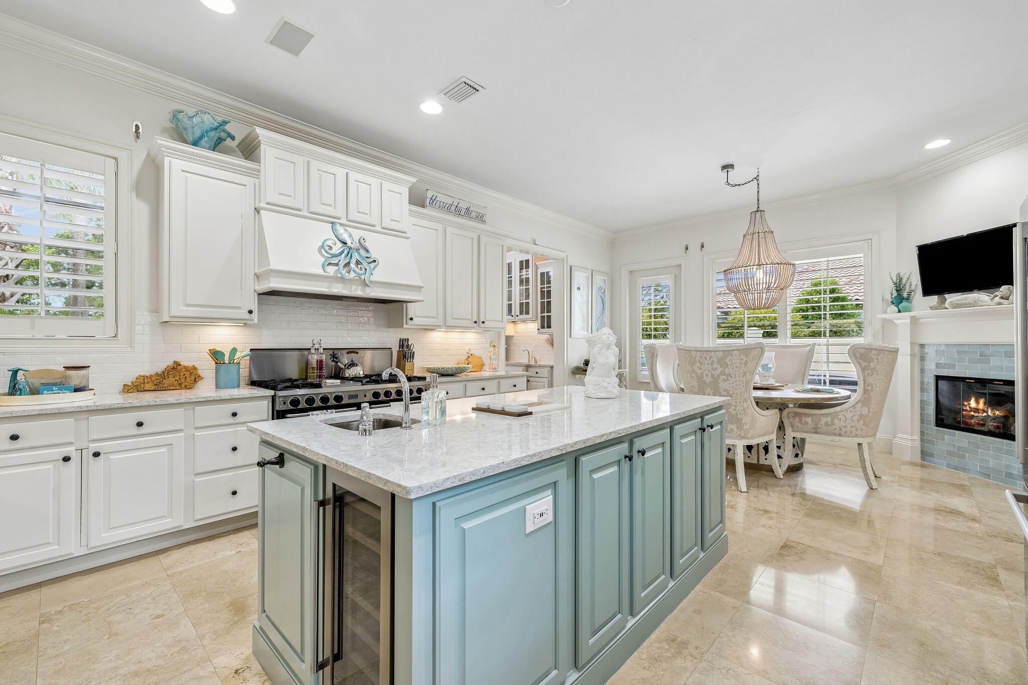 BAYTOWNE AVE EAST - Residential