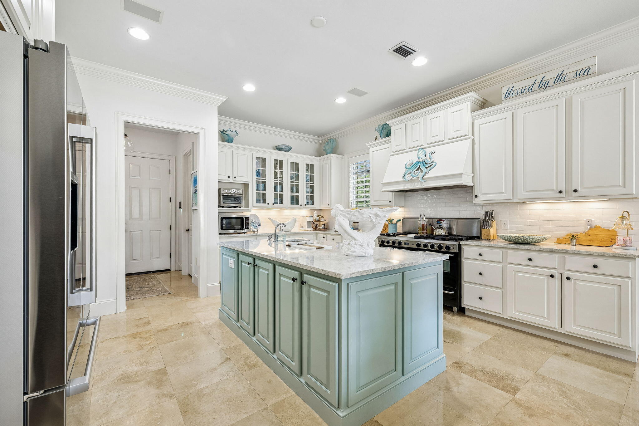 BAYTOWNE AVE EAST - Residential