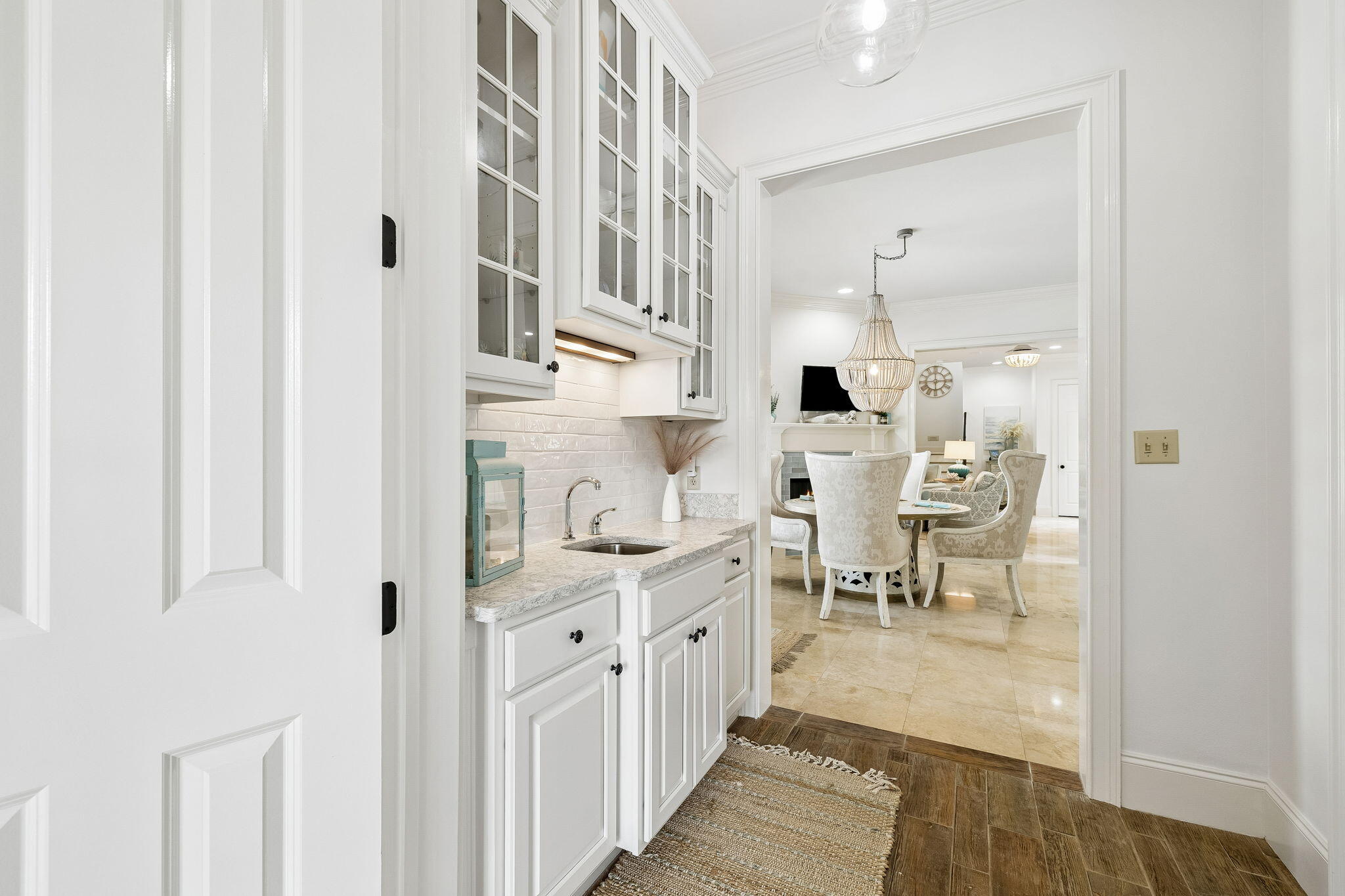 BAYTOWNE AVE EAST - Residential