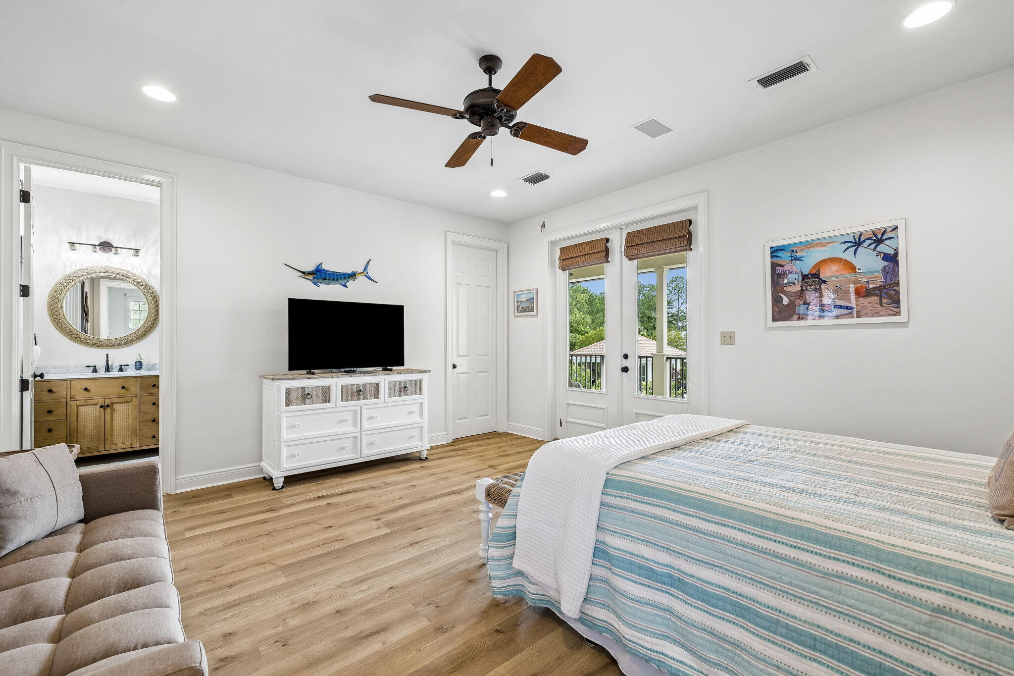 BAYTOWNE AVE EAST - Residential