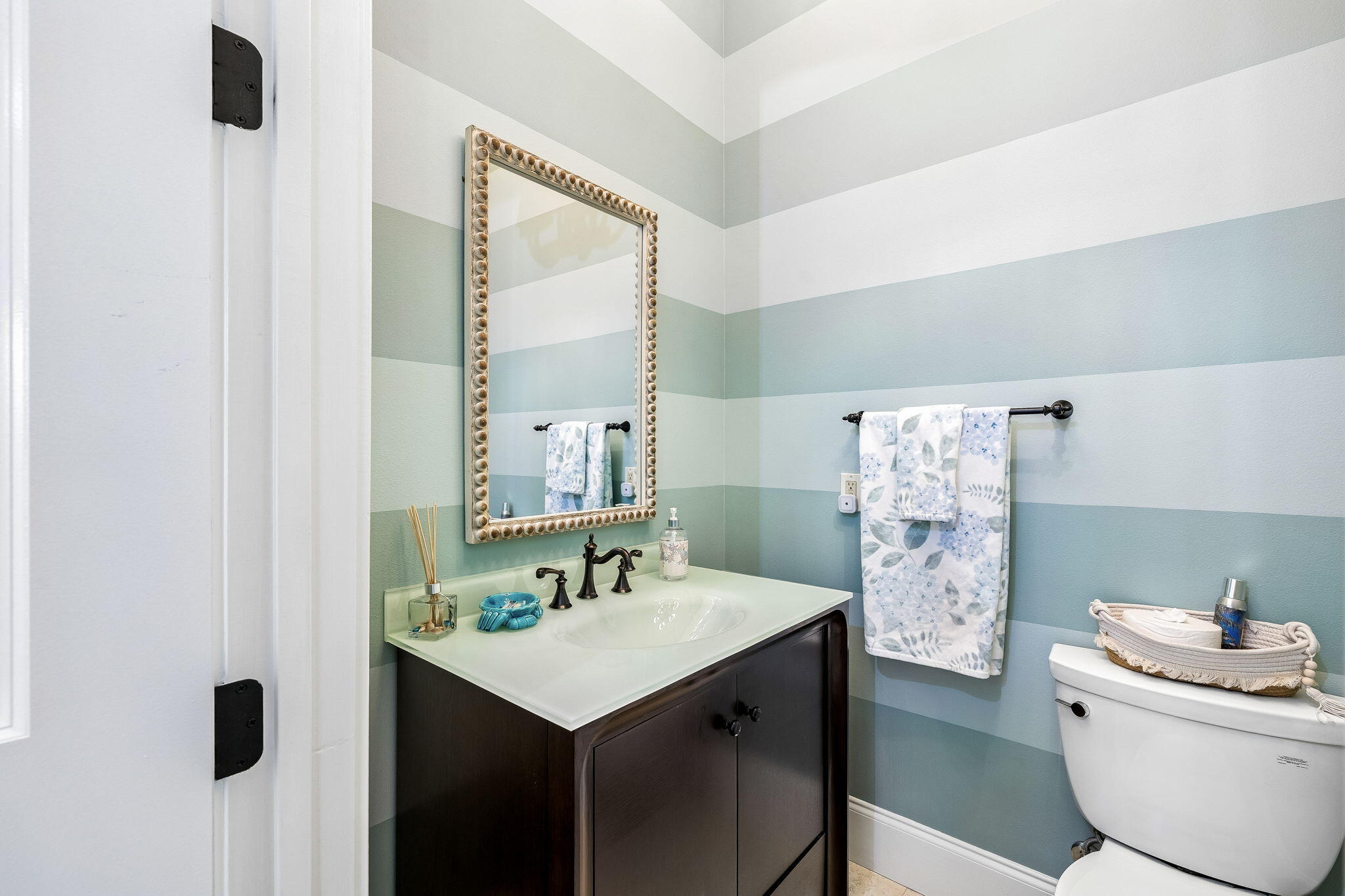 BAYTOWNE AVE EAST - Residential