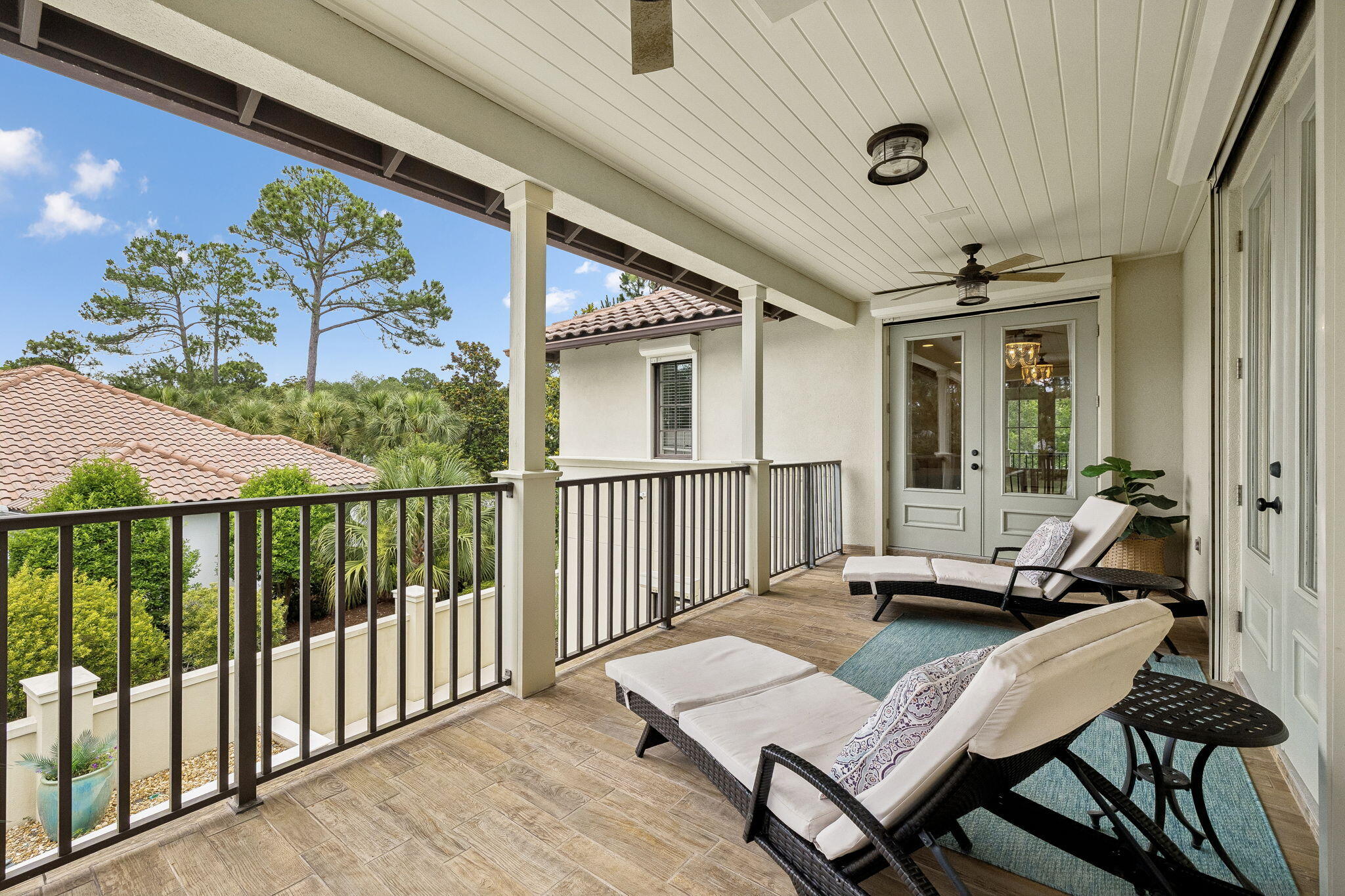 BAYTOWNE AVE EAST - Residential
