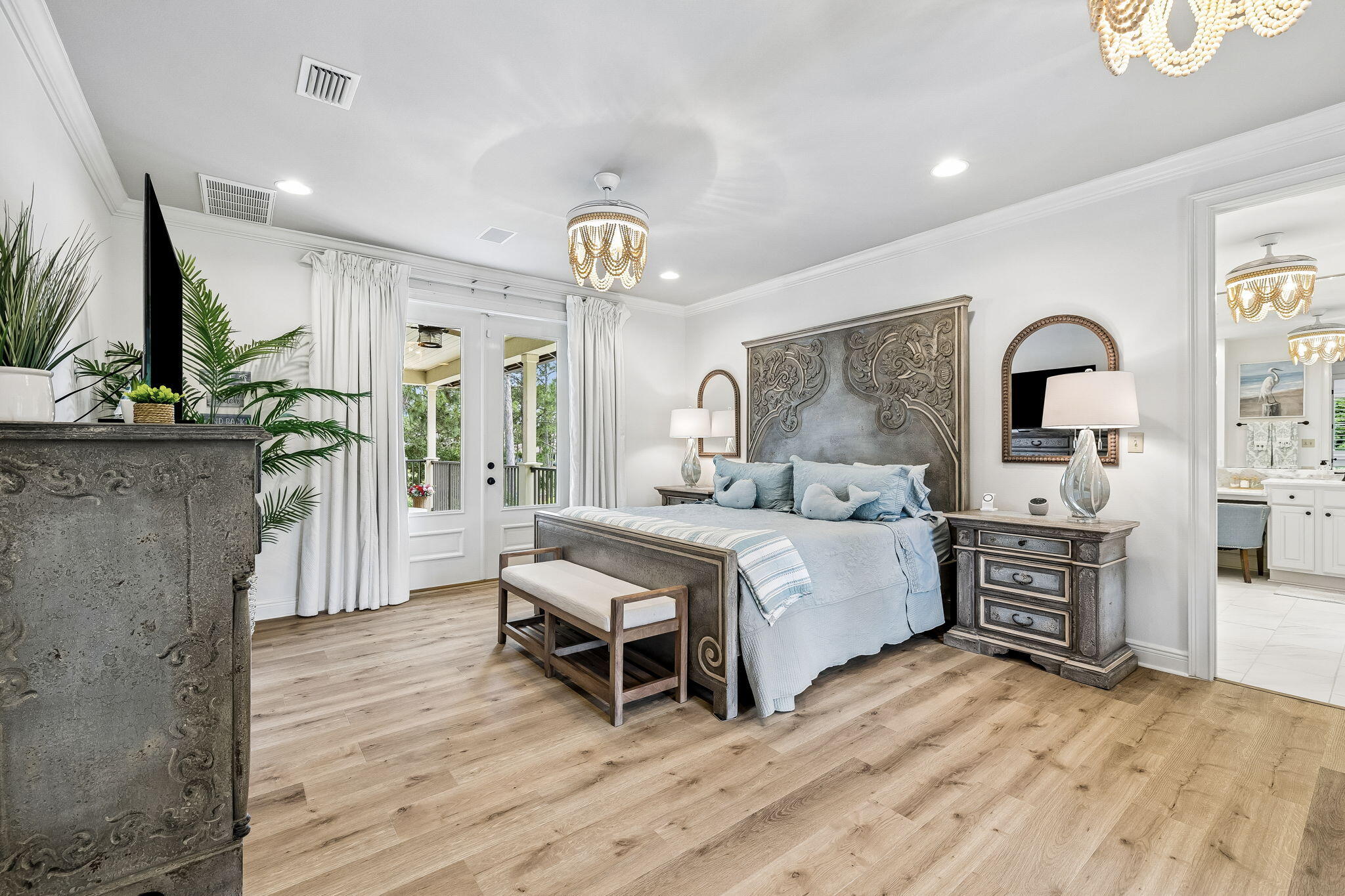 BAYTOWNE AVE EAST - Residential