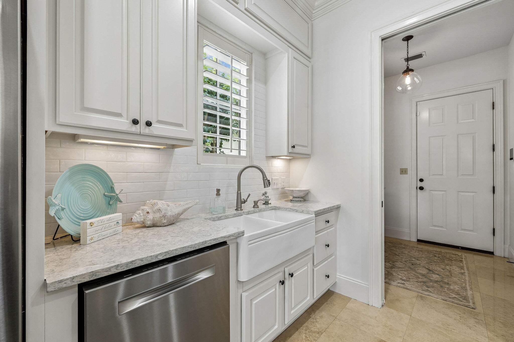 BAYTOWNE AVE EAST - Residential