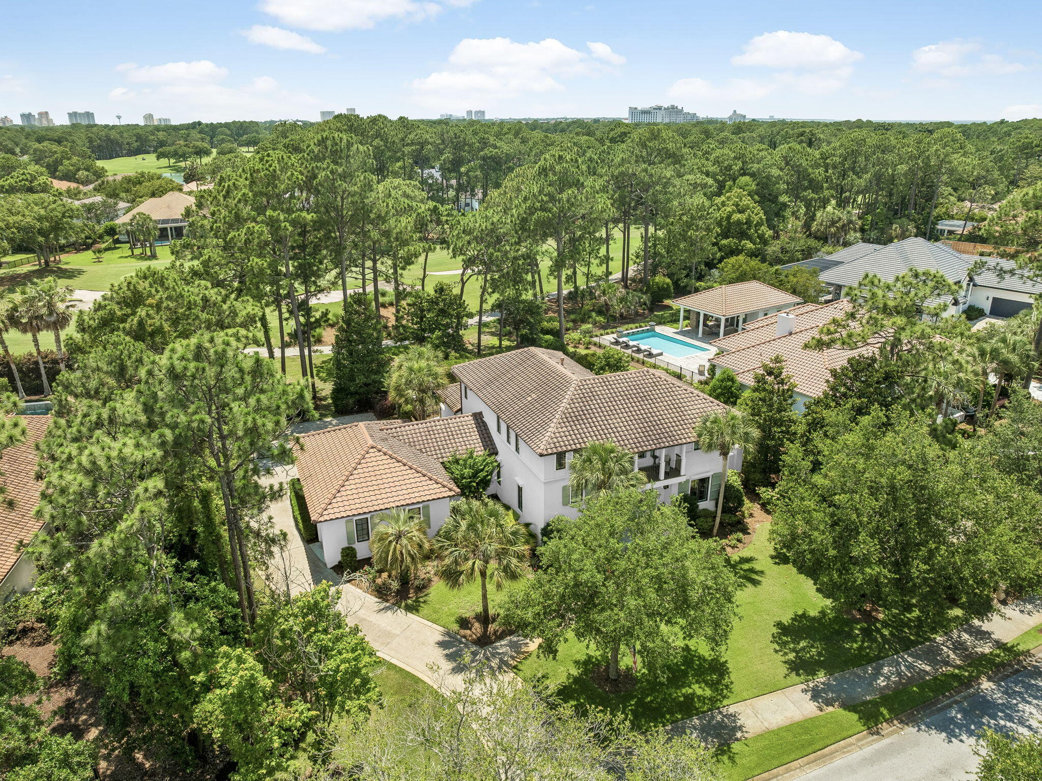 BAYTOWNE AVE EAST - Residential