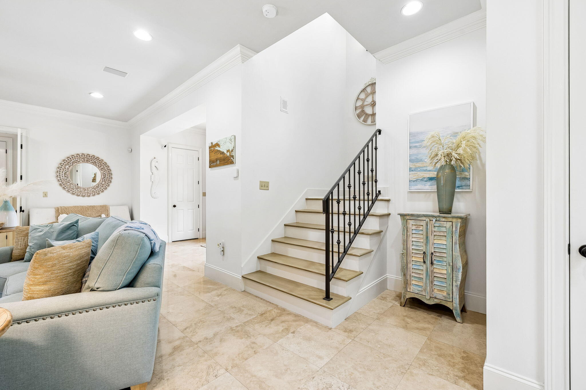 BAYTOWNE AVE EAST - Residential