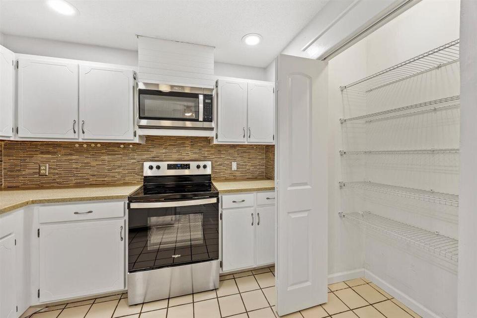 METES & BOUNDS - Residential Lease