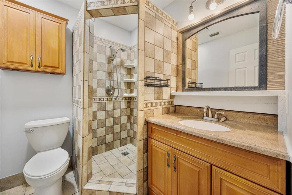 METES & BOUNDS - Residential Lease