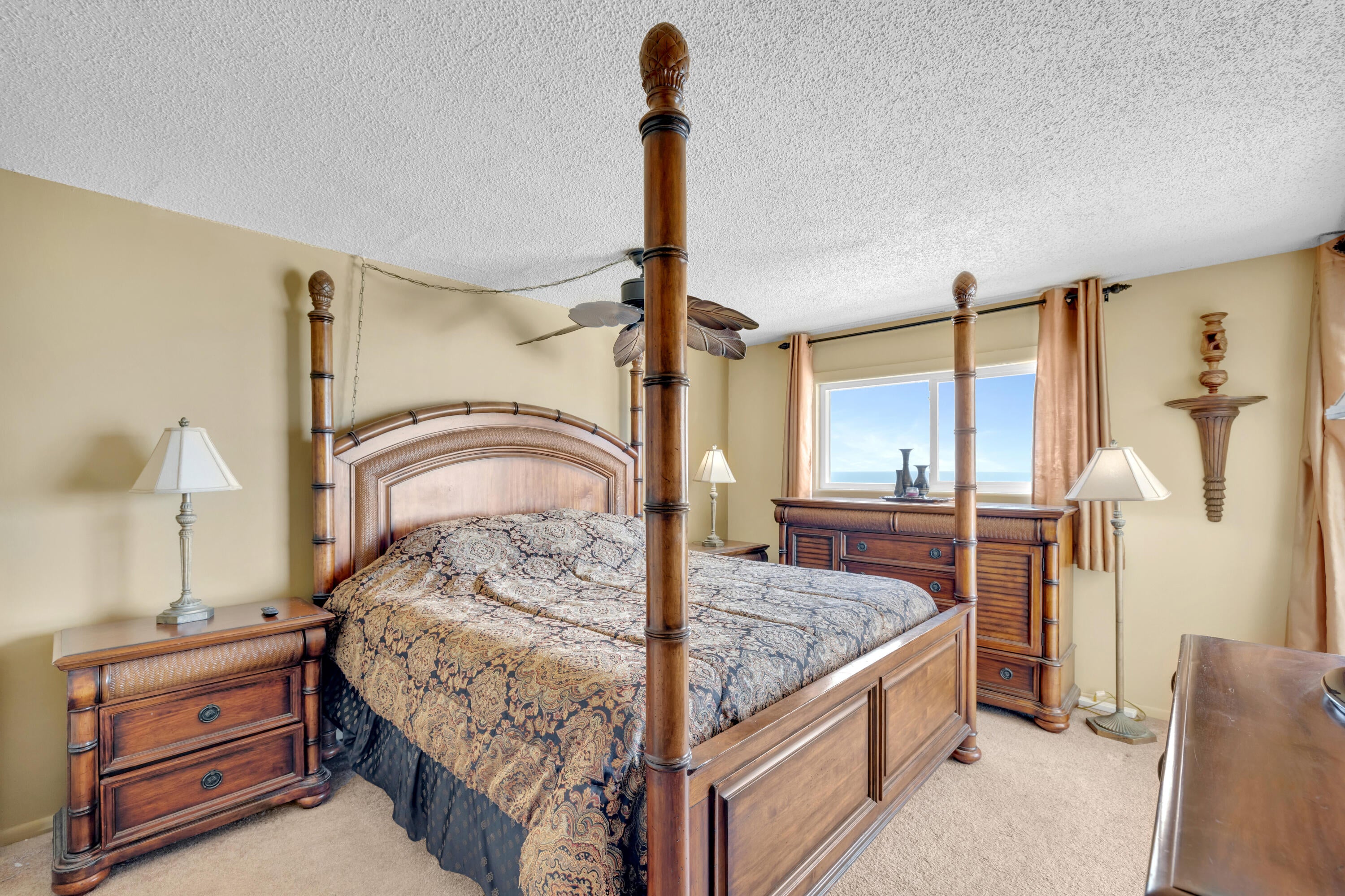 REGENCY TOWERS - Residential