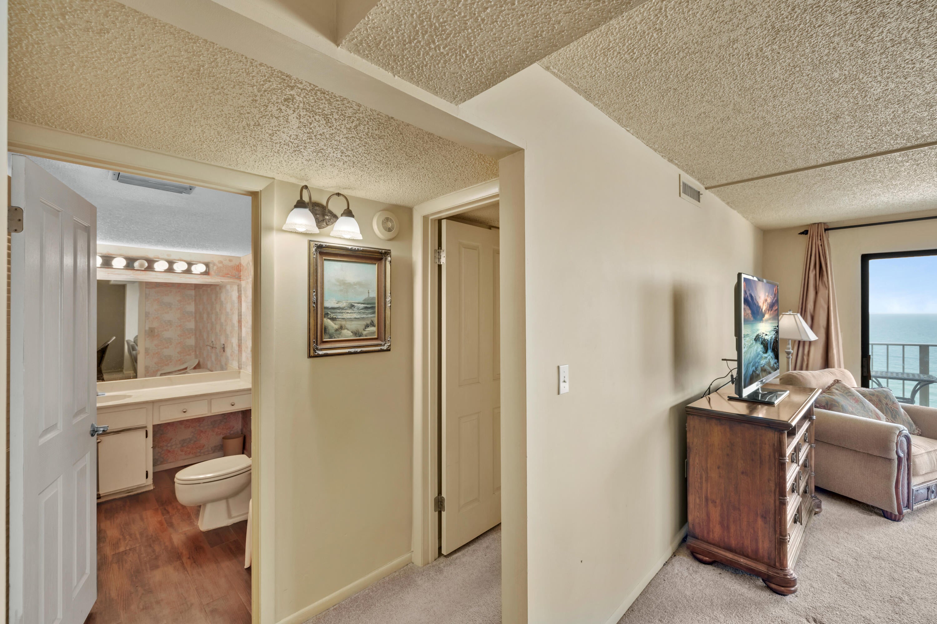 REGENCY TOWERS - Residential