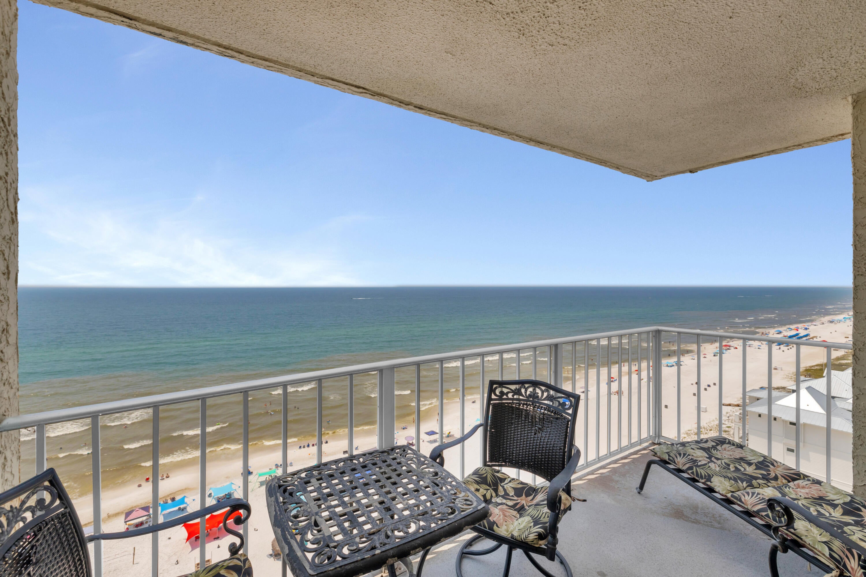 REGENCY TOWERS - Residential