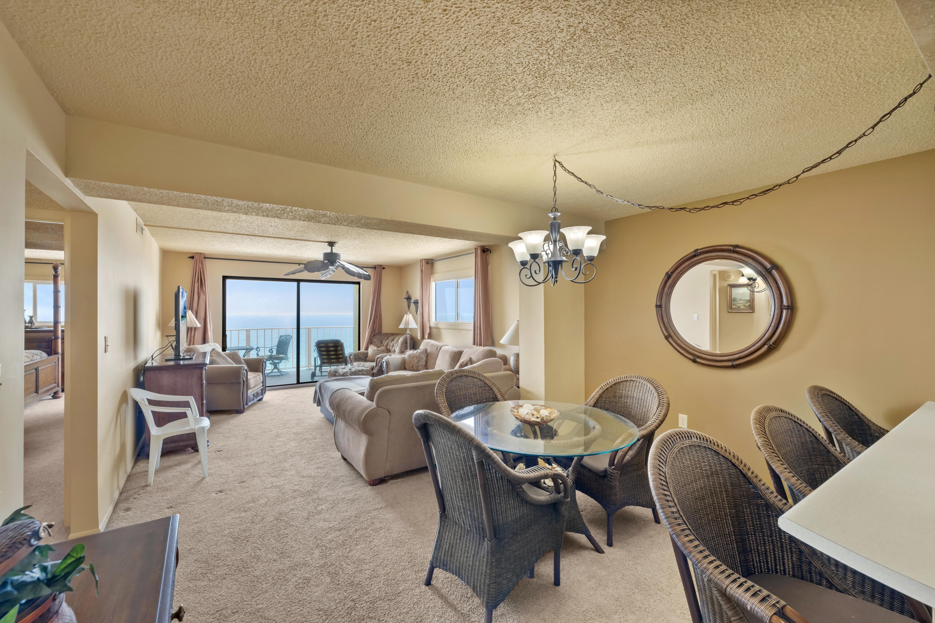 REGENCY TOWERS - Residential
