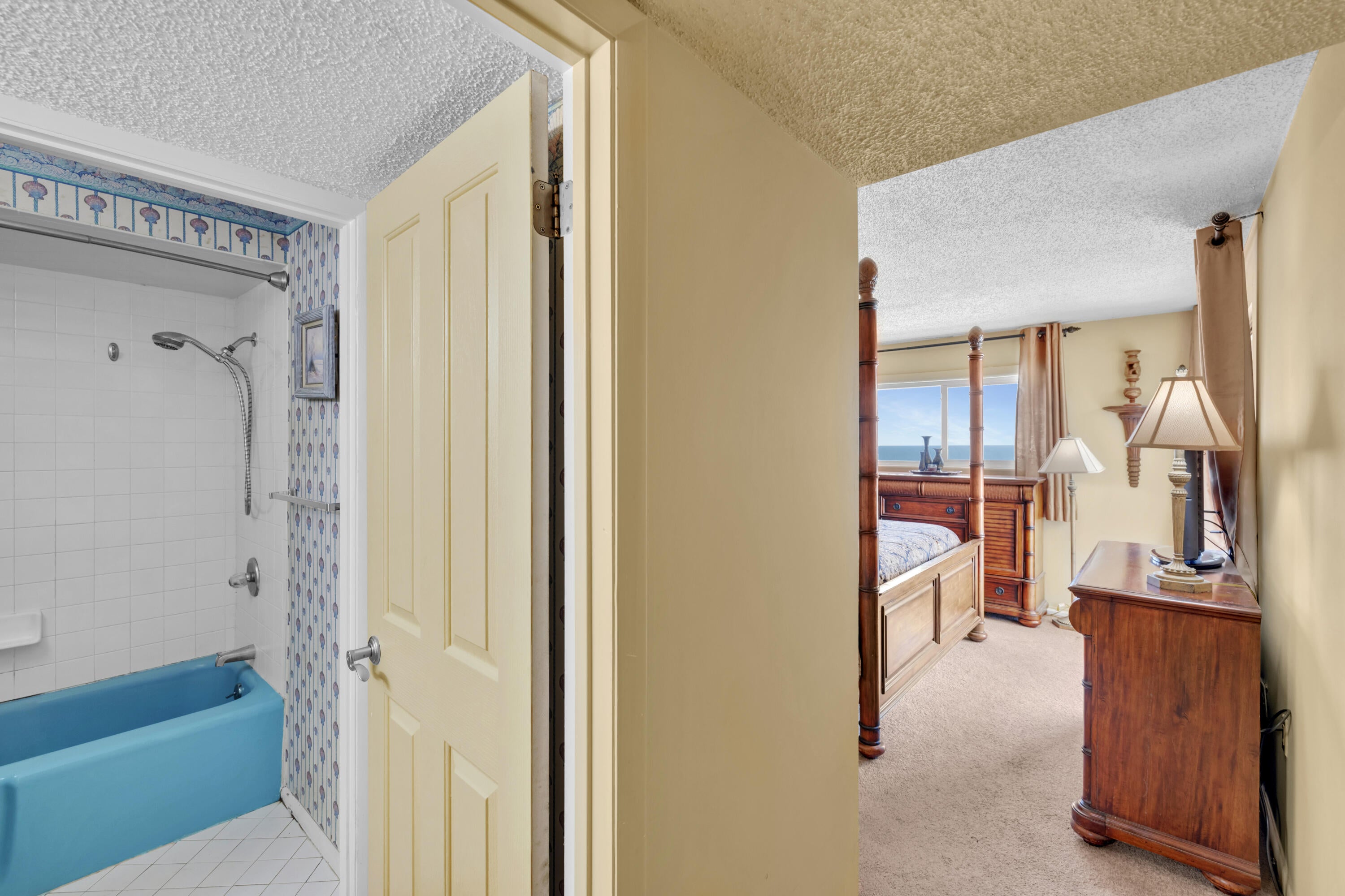 REGENCY TOWERS - Residential