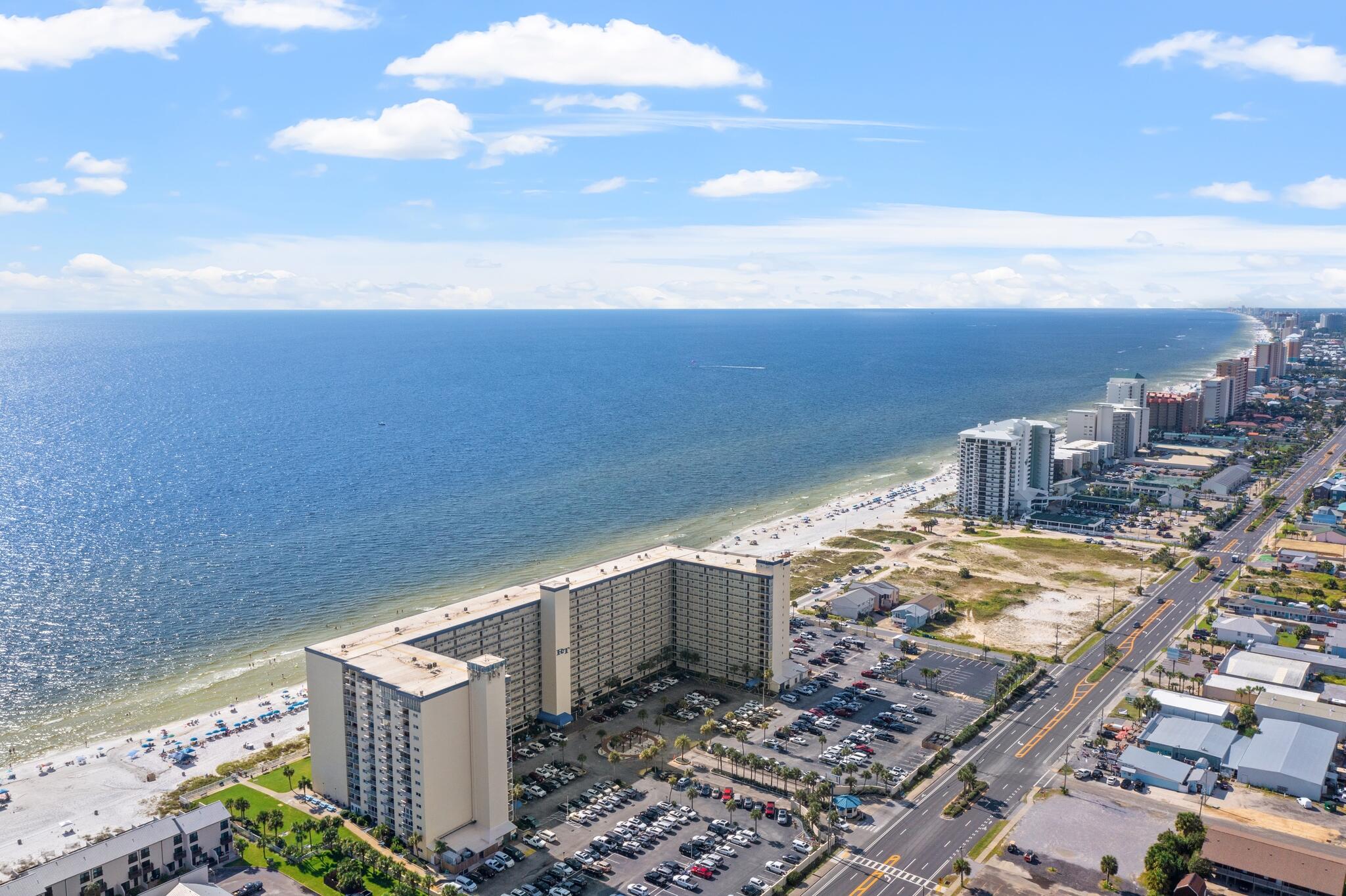 REGENCY TOWERS - Residential