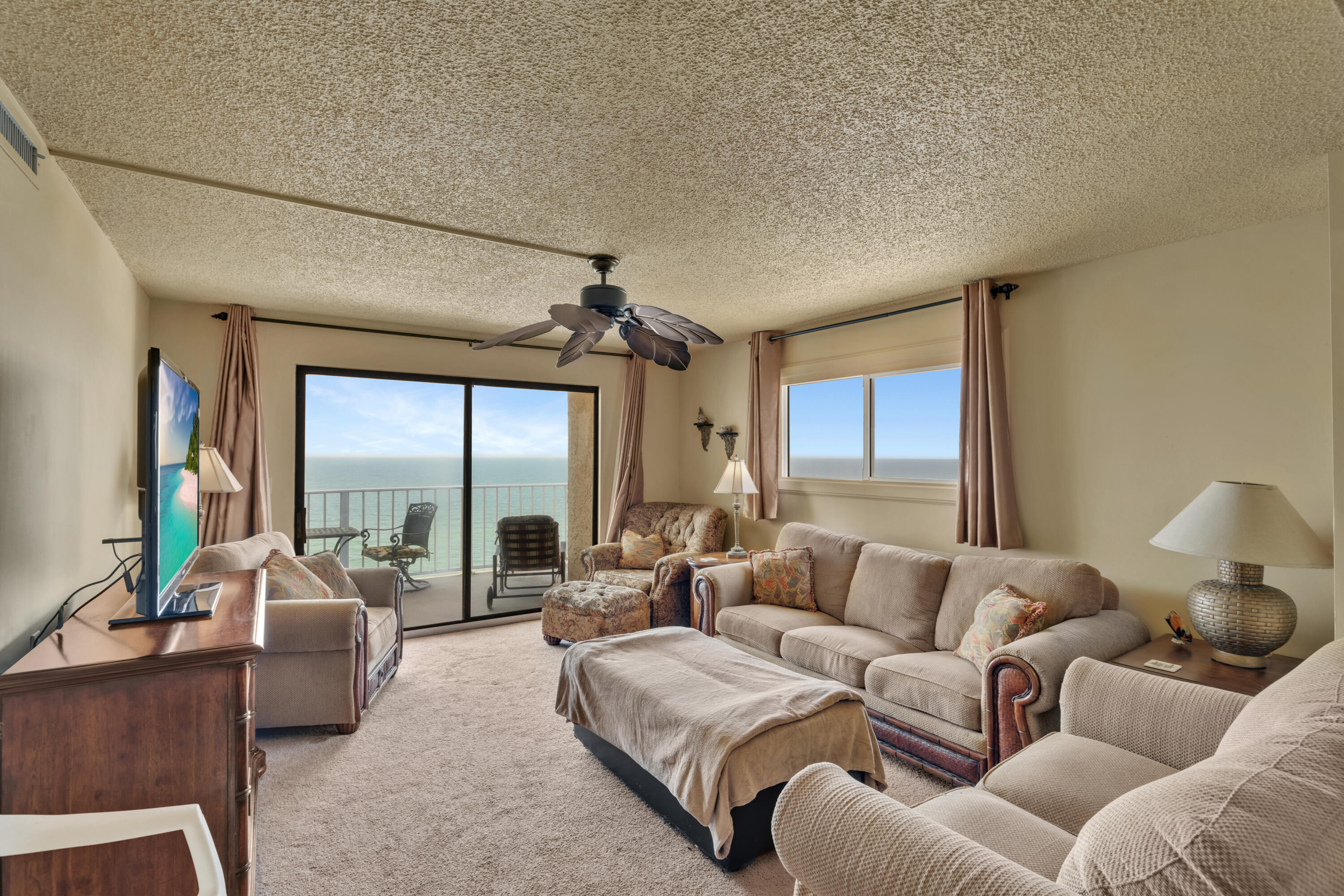 REGENCY TOWERS - Residential