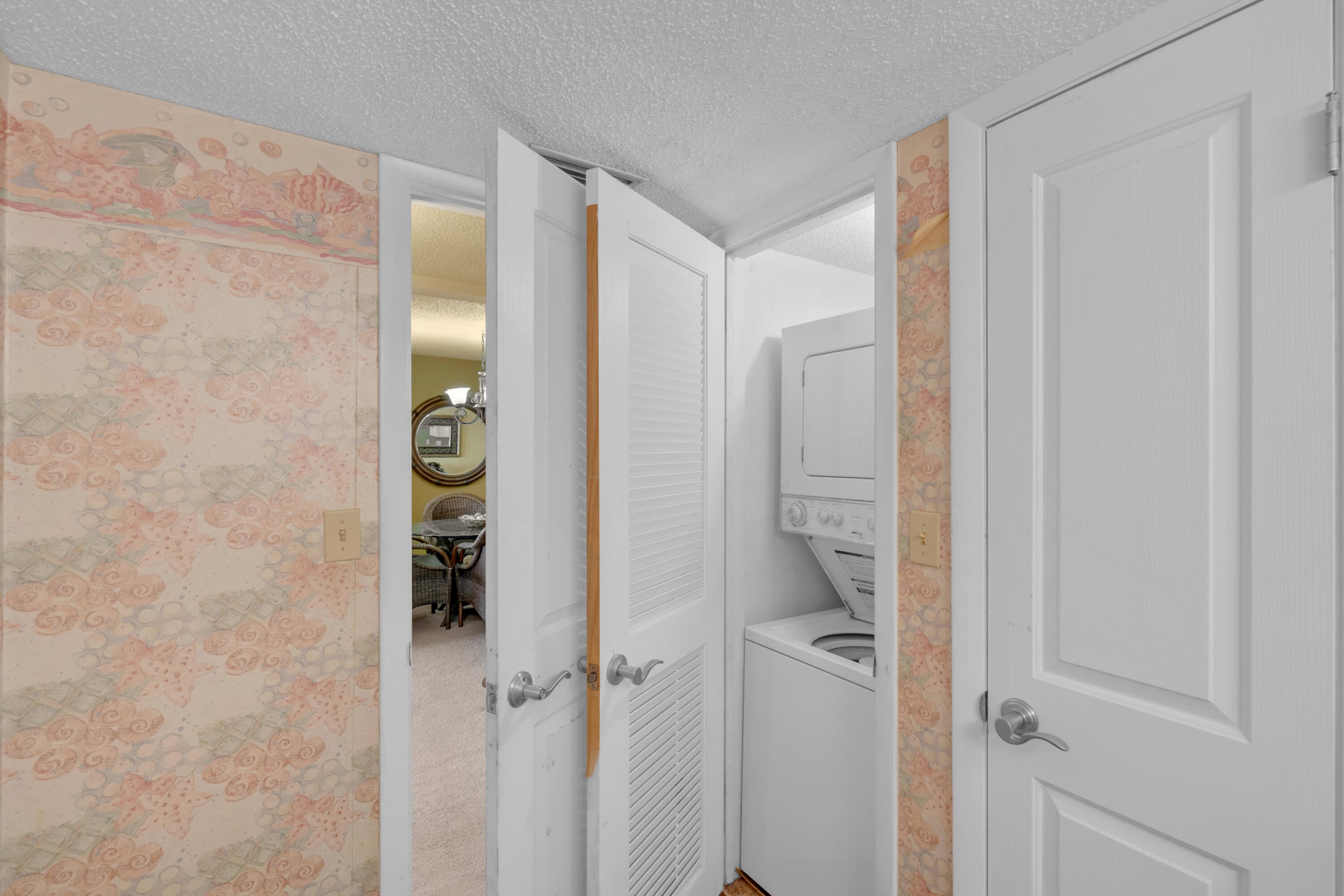 REGENCY TOWERS - Residential