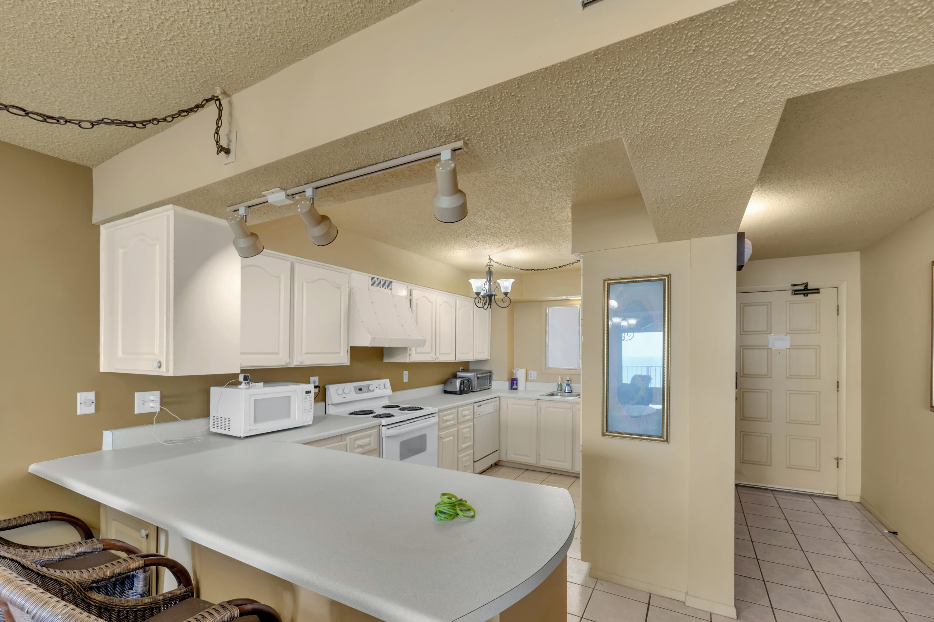 REGENCY TOWERS - Residential