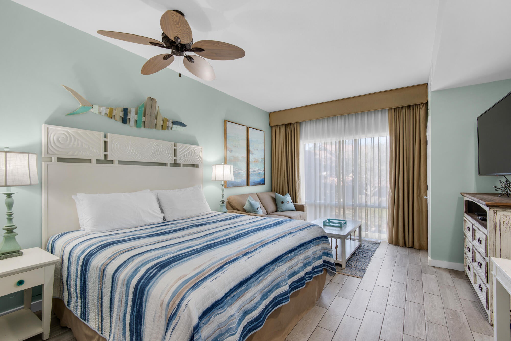 Proven income history grossing $40K-$50K annually over the past 4 years. This fully furnished studio features recent upgrades including a new water heater, mattress and bed frame and sleeper couch. The building exterior was repaired and upgraded in 2025, hallways were upgraded in 2026, adding long-term value. Rental ready with consistent returns.