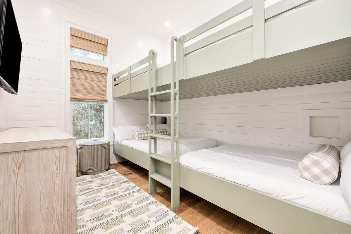 SEAGROVE 1ST ADDN - Residential