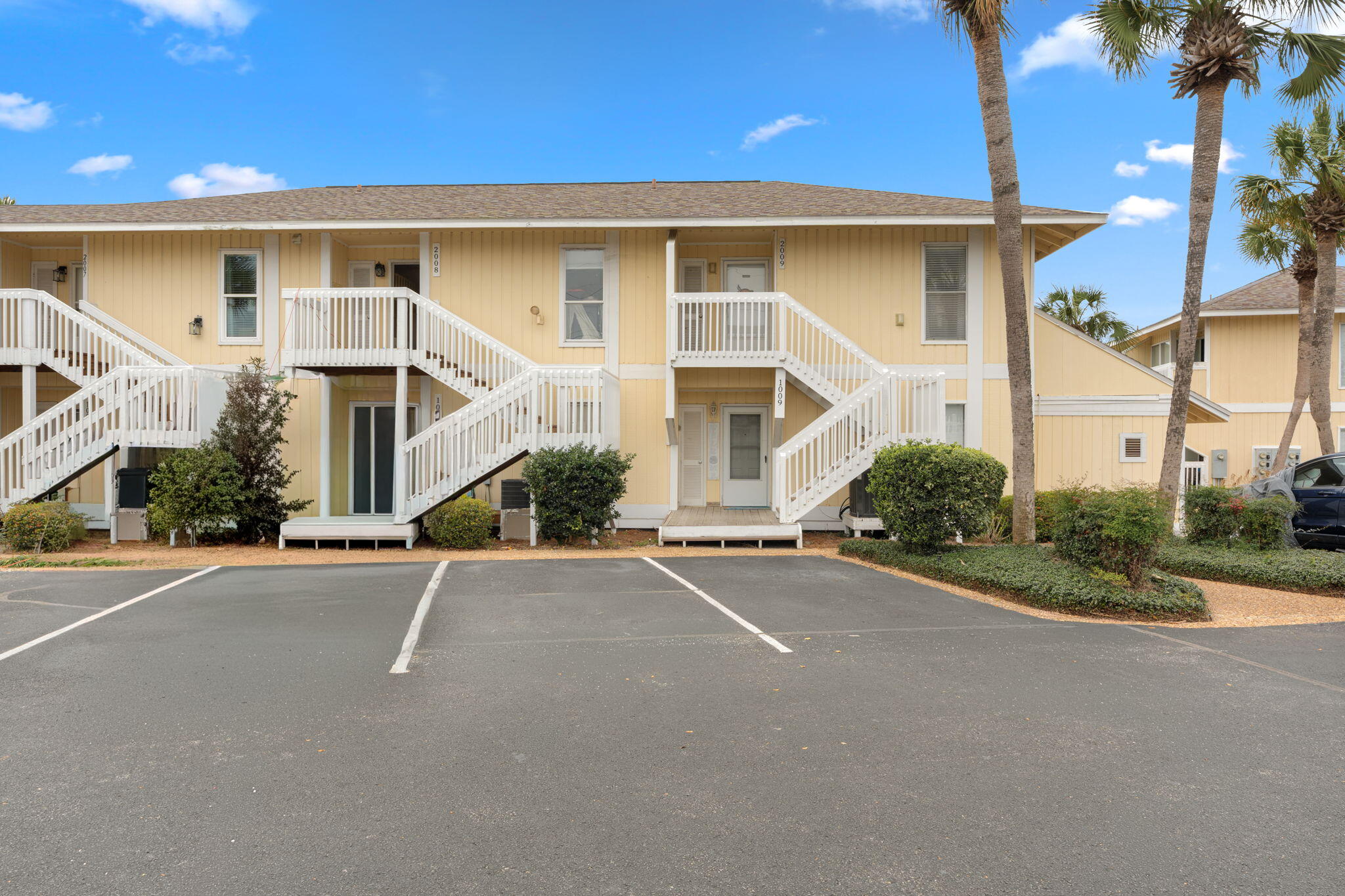 Great opportunity to own a 1BR/1BA condo in Sandpiper Cove, one of Destin's most popular resort communities. Enjoy incredible amenities including 5 pools, a 9-hole pitch-and-putt golf course, tennis courts, private boat ramp and harbor access, and deeded beach access to the Gulf of Mexico. The community also features the renowned Louisiana Lagniappe and a new beachfront bar and restaurant just steps from the sand. Perfect as a vacation getaway, rental investment, or coastal retreat in the heart of Destin.